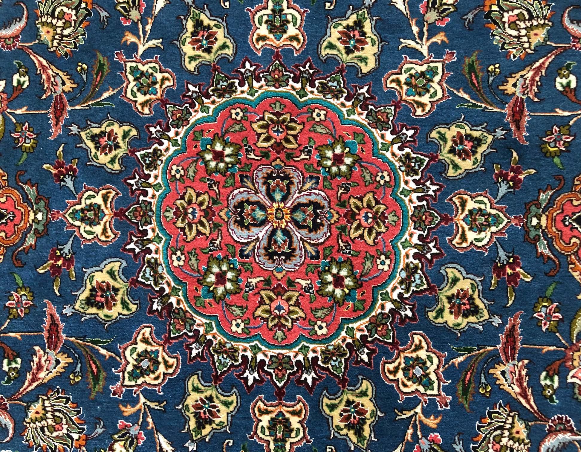 Authentic Persian Hand Knotted Medallion Floral Tabriz Blue Round Rug In New Condition For Sale In San Diego, CA