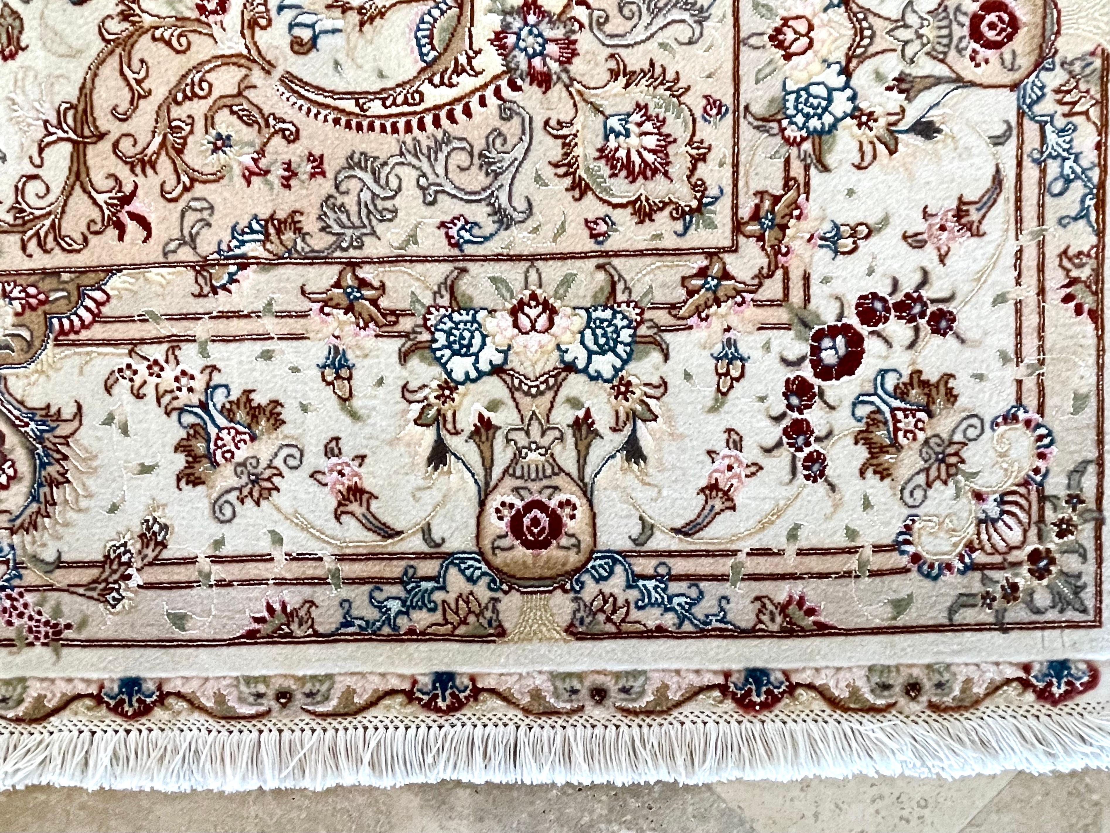 Authentic Persian Hand Knotted Medallion Floral Tabriz Rug In New Condition For Sale In San Diego, CA