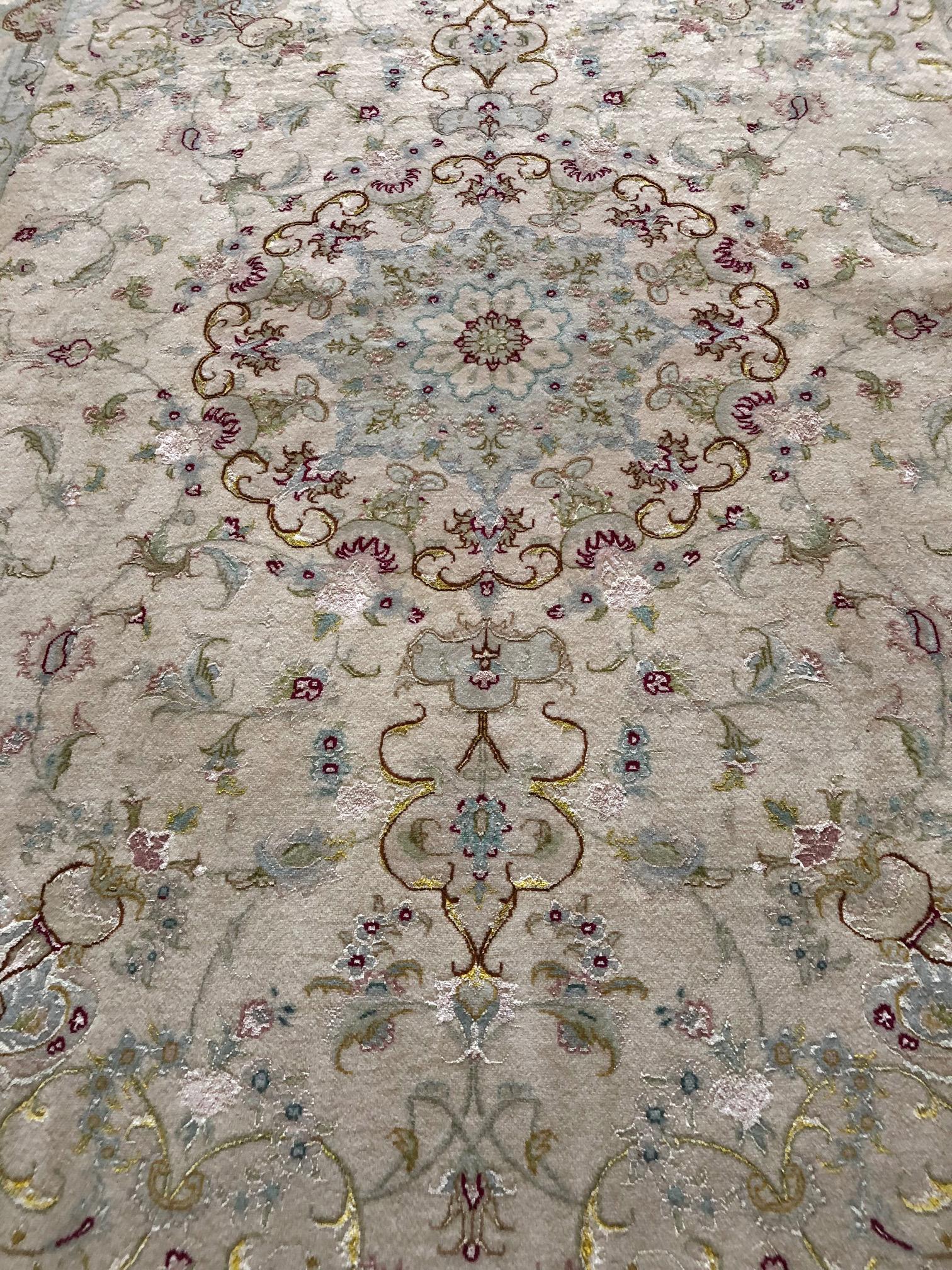 Authentic Persian Hand Knotted Medallion Floral Tabriz Rug 1