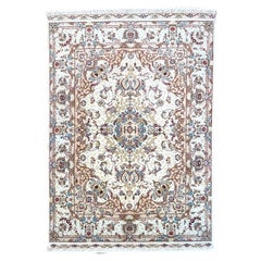 Authentique tapis persan noué à la main, médaillon floral de Tabriz