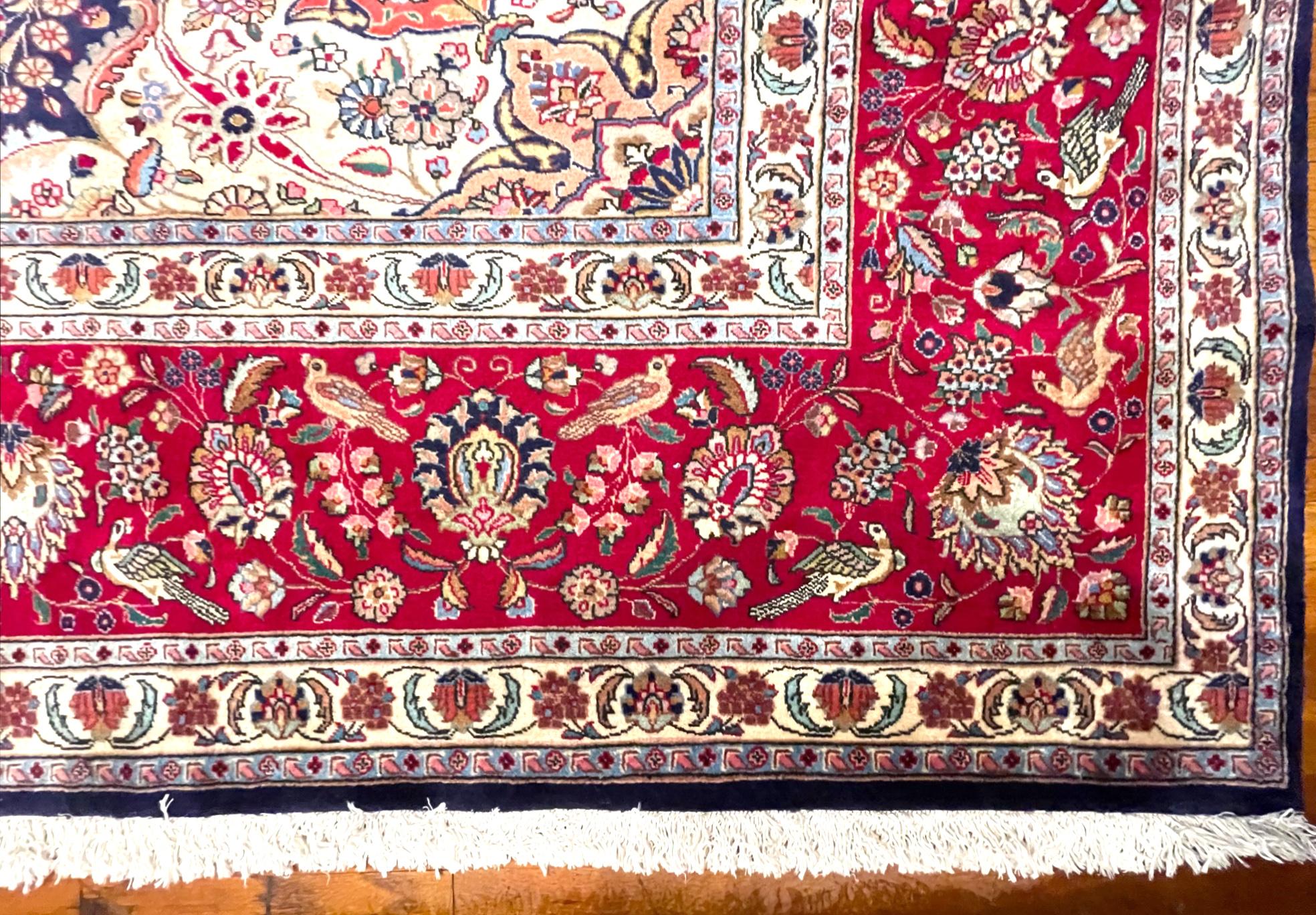 Authentique tapis persan noué à la main, médaillon semi- floral bleu et rouge de Tabriz, 1960 en vente 2