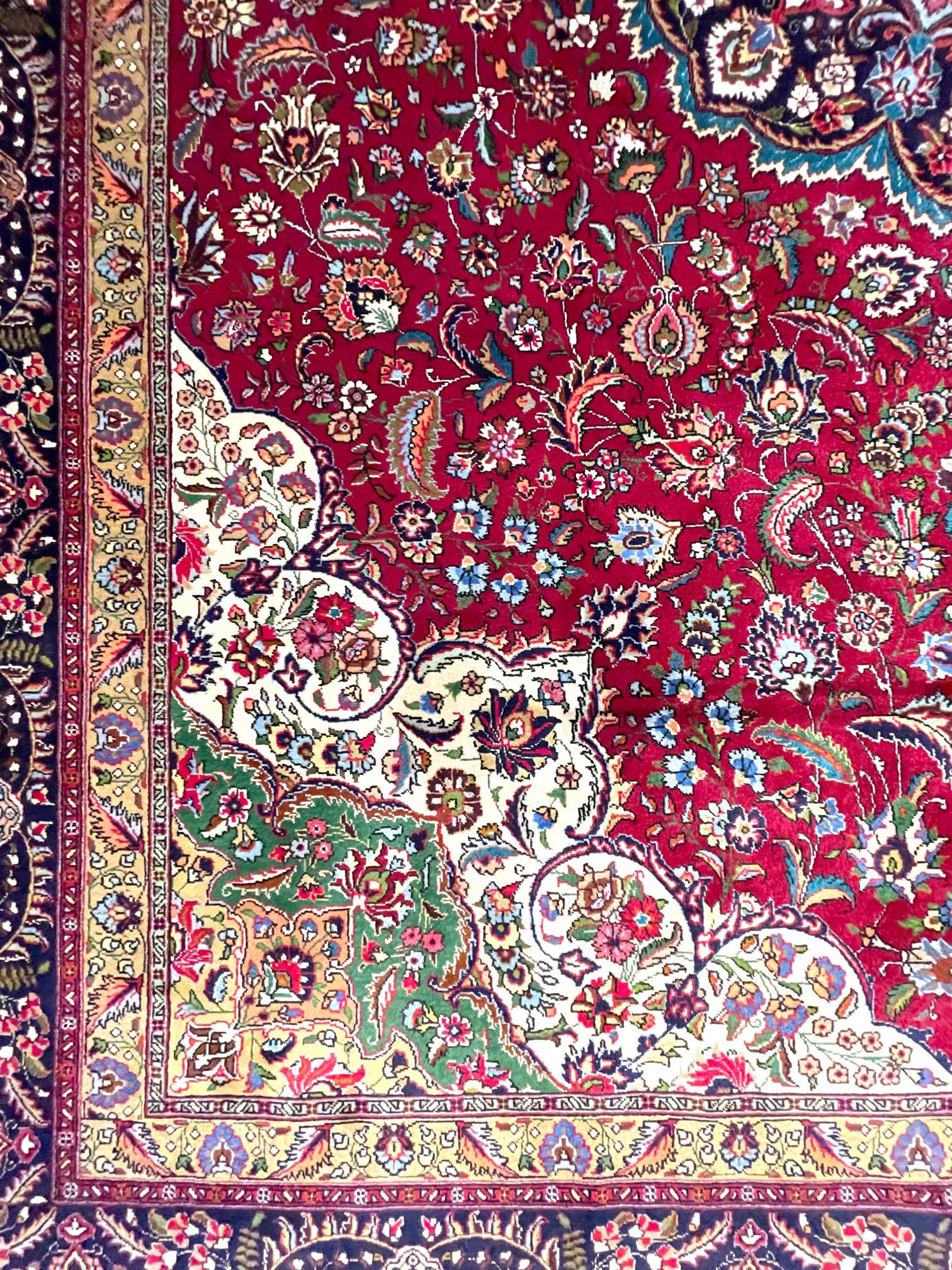 Authentic Persian Hand Knotted Medallion Semi Floral Tabriz Rug, 1970 Circa  For Sale 1