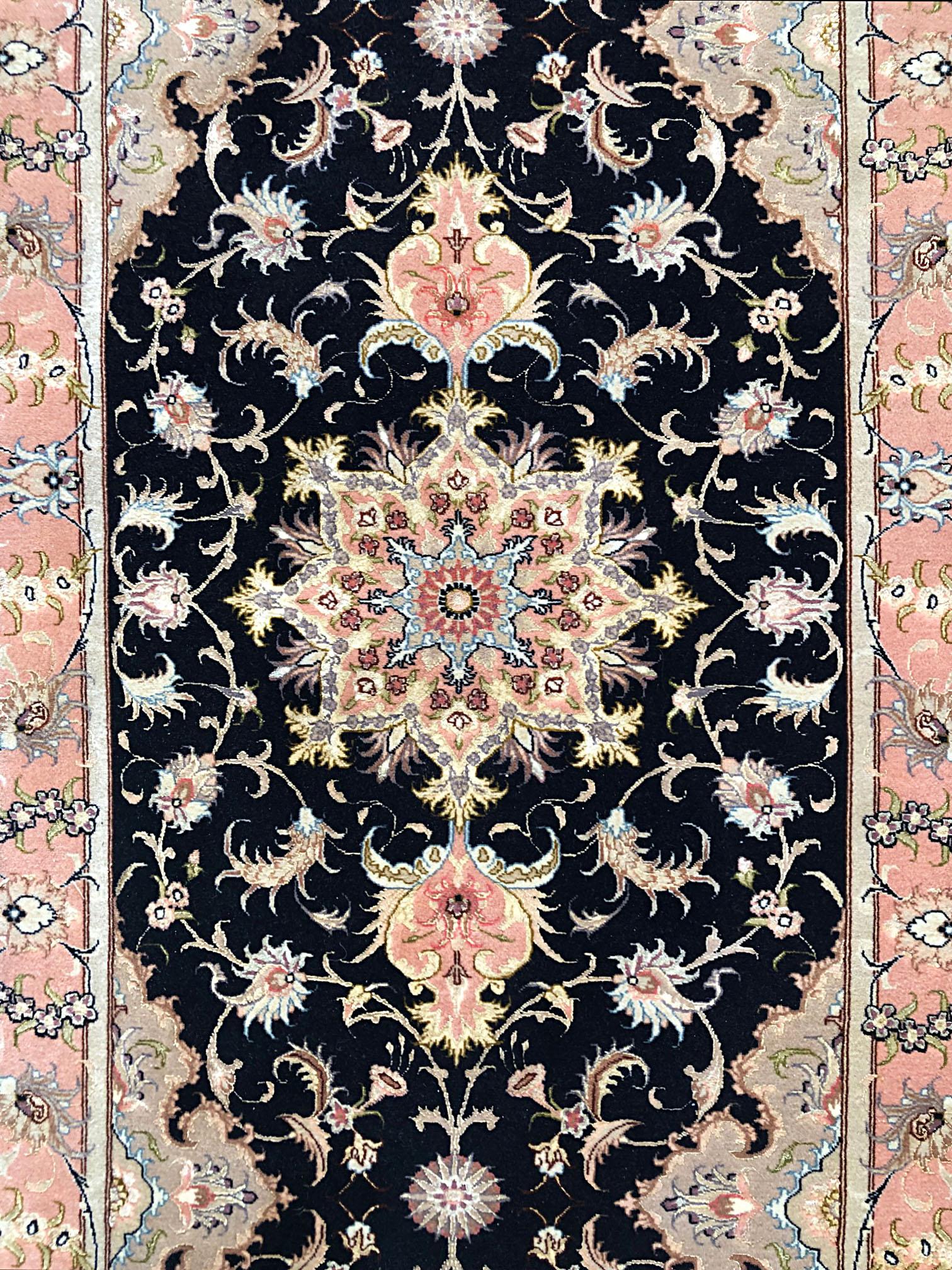 Persischer Tabriz Schwarzer Teppich Läufer (21. Jahrhundert und zeitgenössisch) im Angebot
