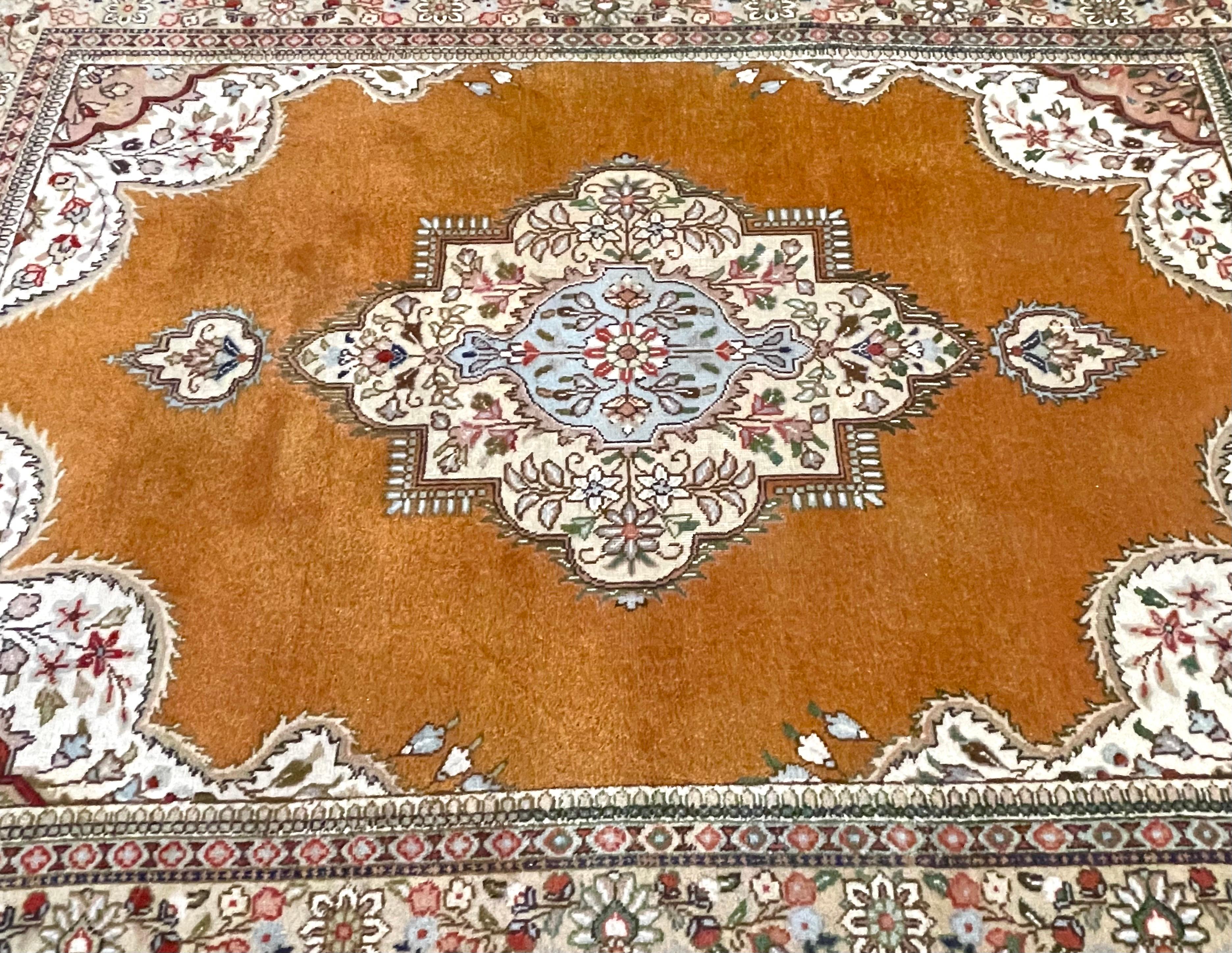 Persischer handgeknüpfter Täbriz-Teppich (Tabriz) im Angebot