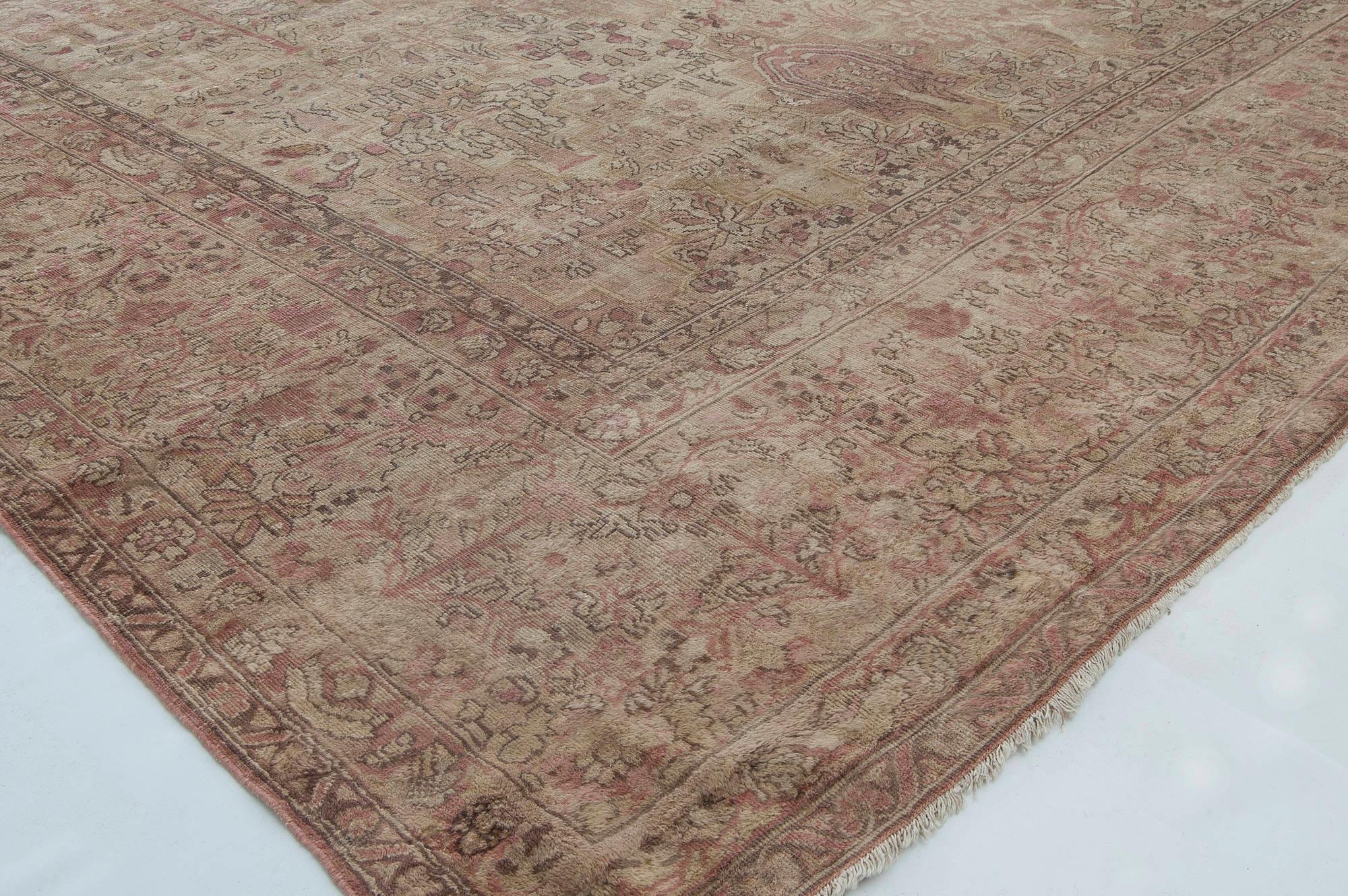 Authentic Persian Kirman Hand Knotted Wool Rug In Good Condition For Sale In New York, NY