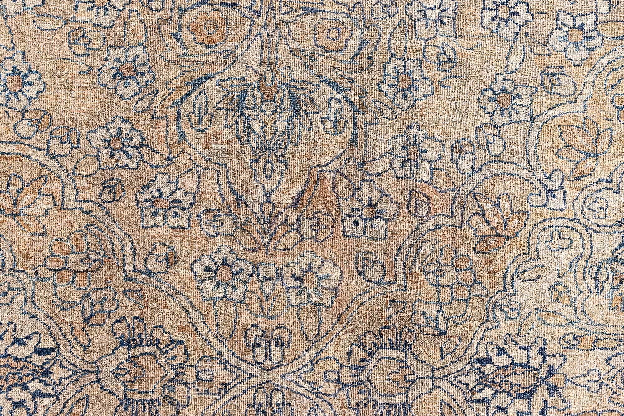 Doris Leslie Blauer authentischer persischer Kirman Handgefertigter Teppich aus Wolle im Zustand „Gut“ im Angebot in New York, NY