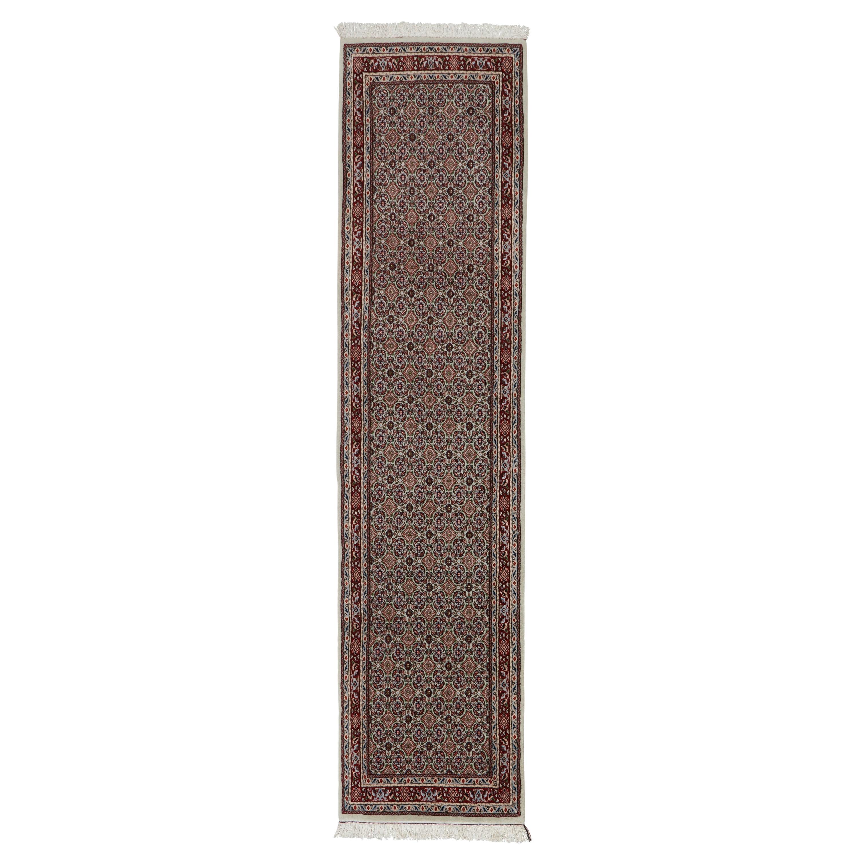 Autentico runner persiano in lana nera annodato a mano Mood 2
 4" x 9
 5" in vendita