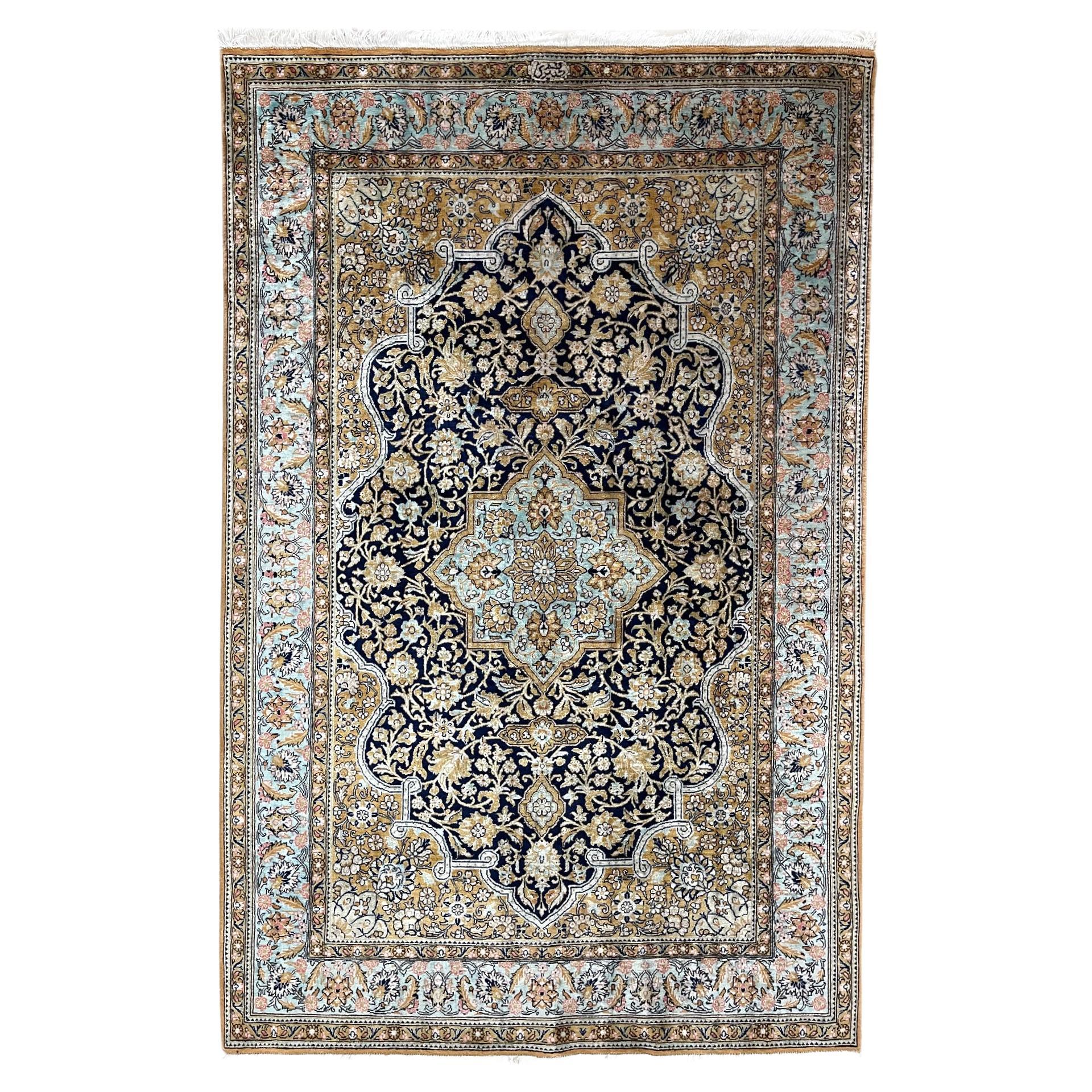 Authentischer persischer Qum-Teppich aus handgeknüpfter Seide 1970 ca. im Angebot