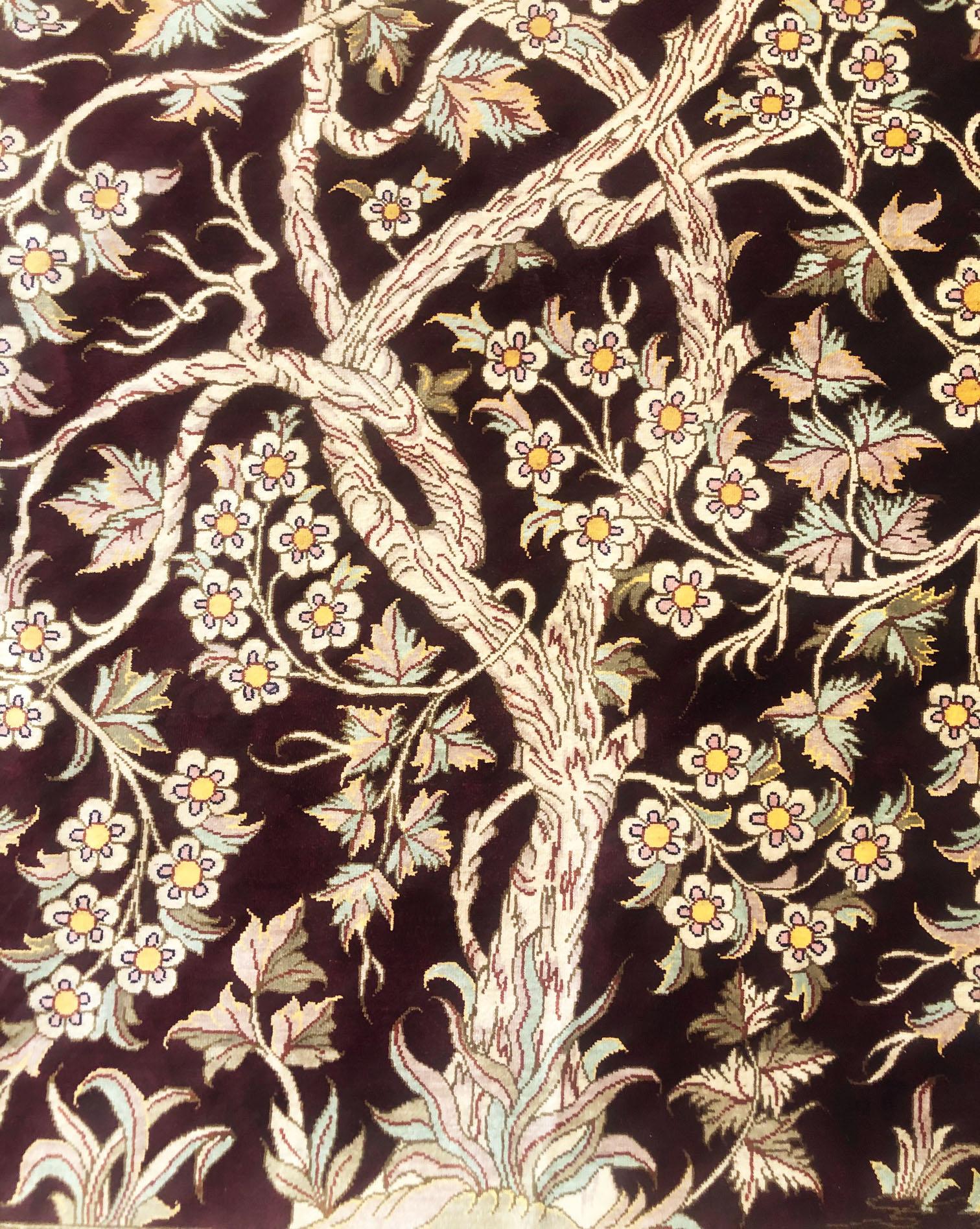 Noué à la main Authentique tapis persan de Qom en soie bordeaux nouée à la main Tree of Life en vente