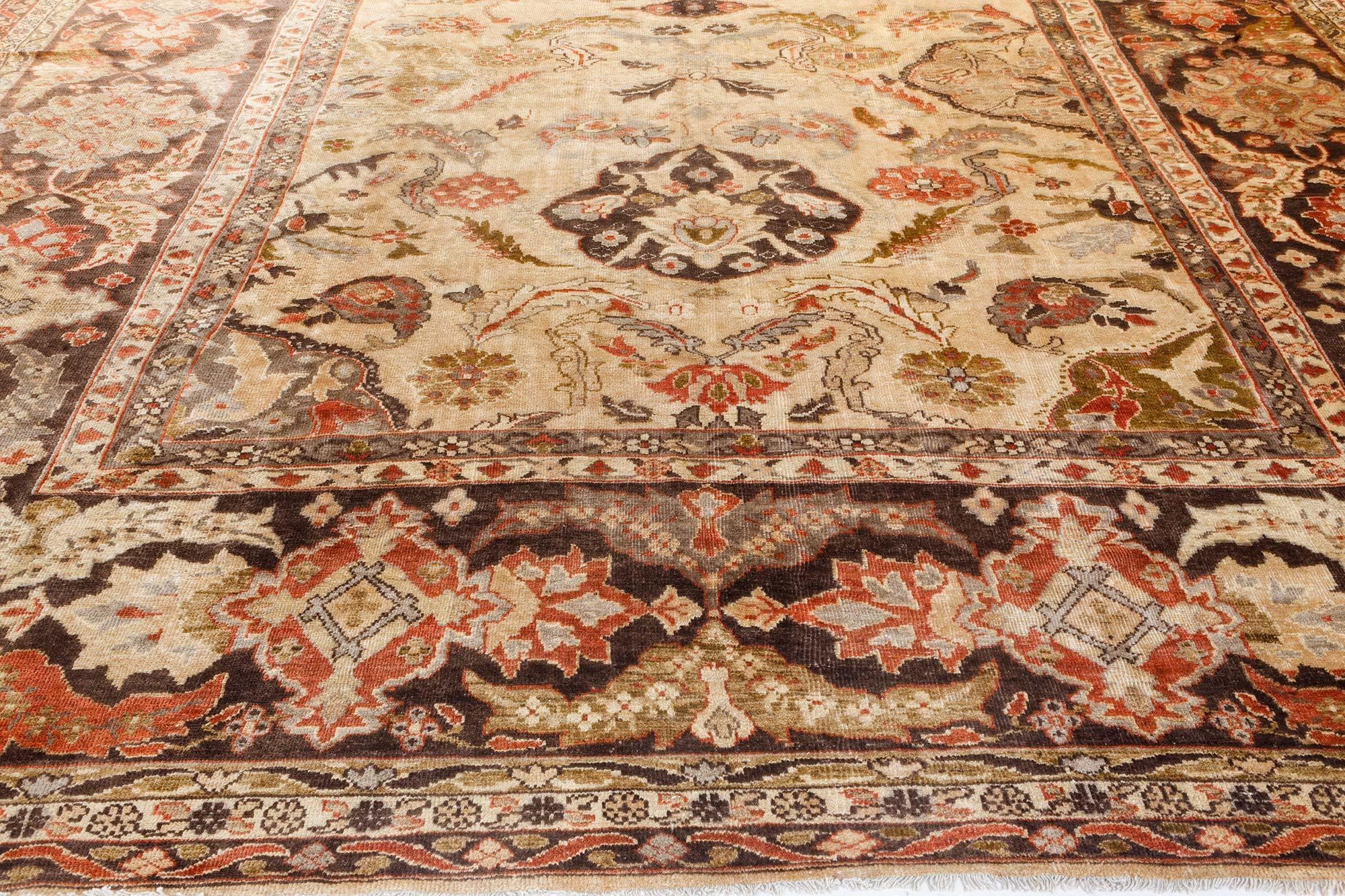Authentic Persian Sultanabad Handmade Wool Rug In Good Condition For Sale In New York, NY