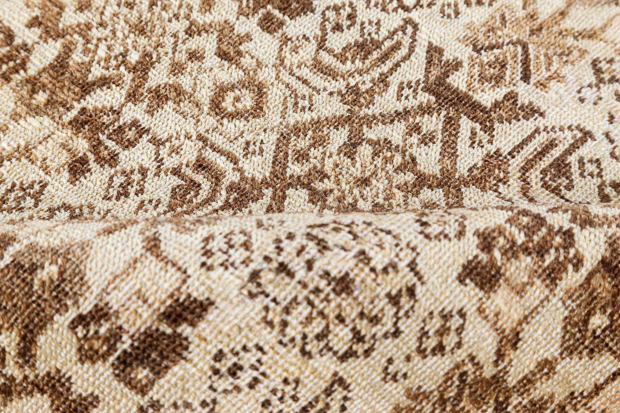 Handgefertigter Teppich aus persischer Tabriz-Wolle
Größe: 14'6