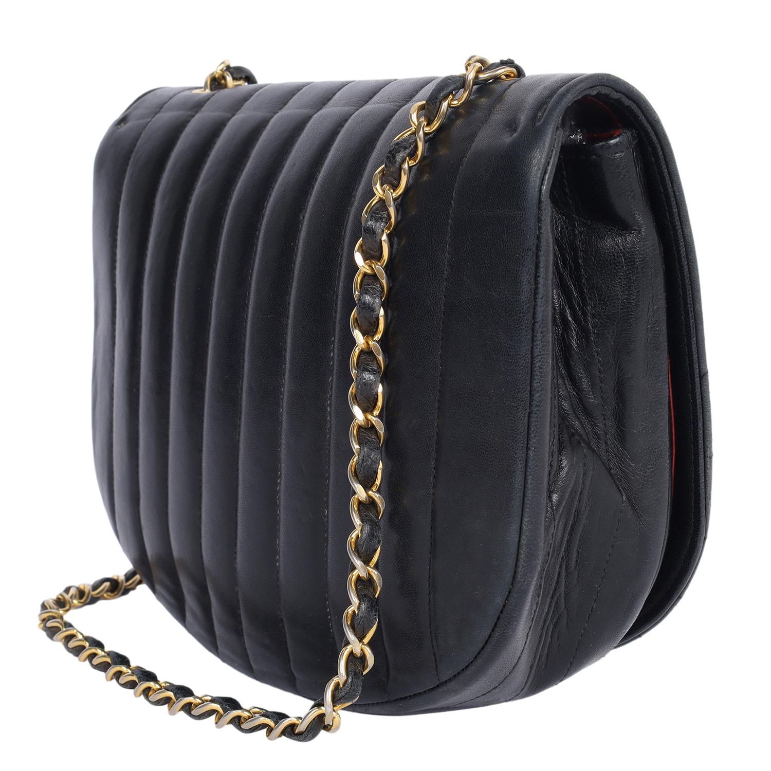Chanel Black Classic Flap Quilted Leather Turn Lock Shoulder Bag en vente 3