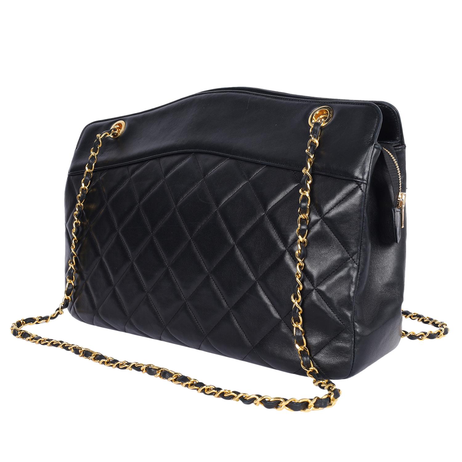 Chanel Black Quilted Lambskin Leather Crossbody Bag 1989 For Sale 6