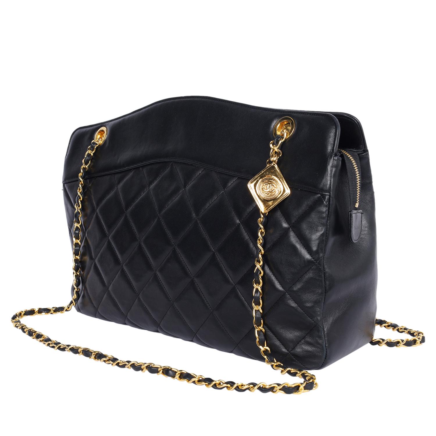 Chanel Black Quilted Lambskin Leather Crossbody Bag 1989 For Sale 3