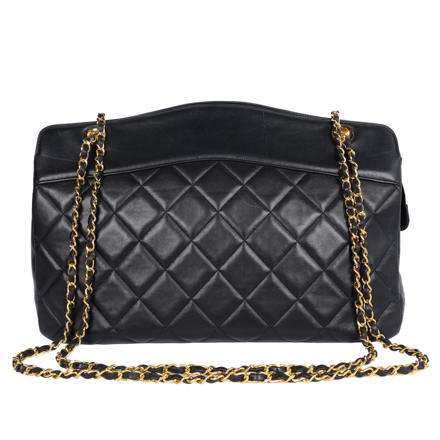 Chanel Black Quilted Lambskin Leather Crossbody Bag 1989 For Sale 4