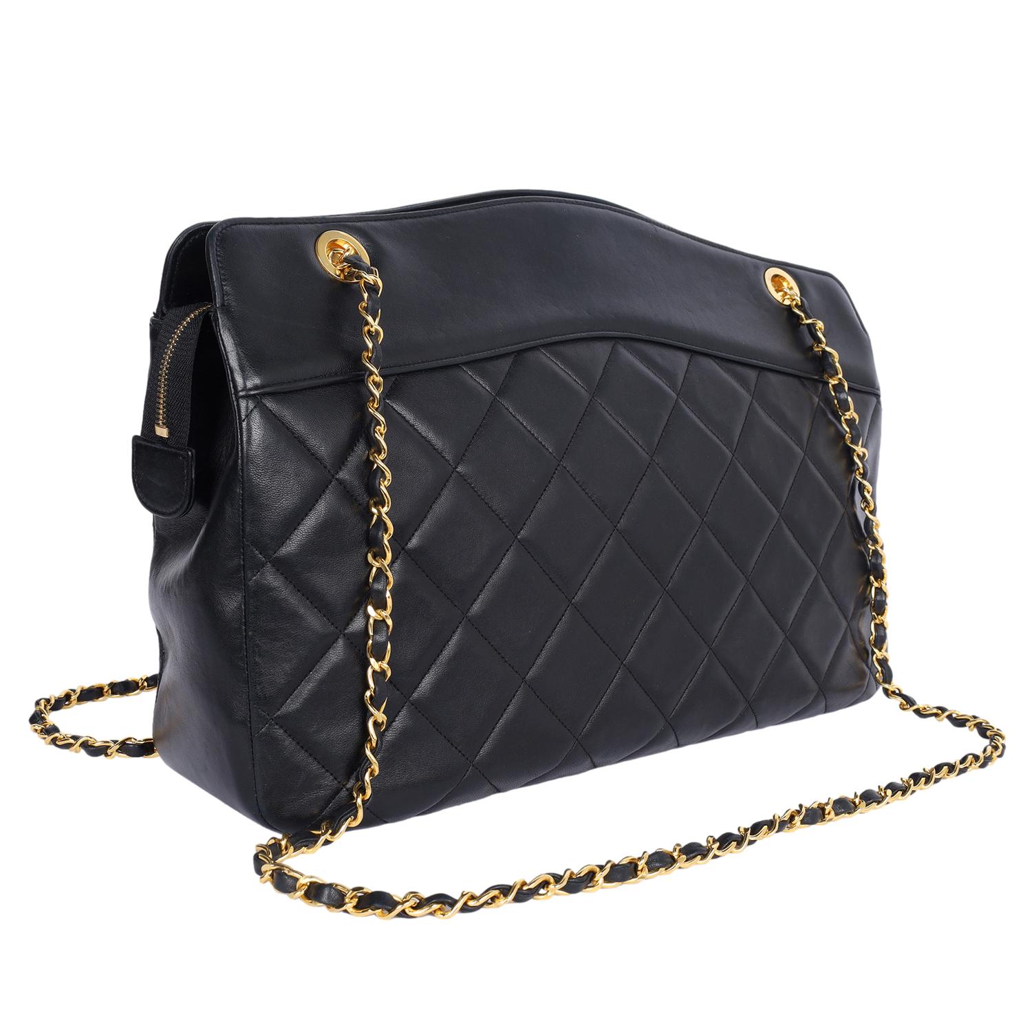 Chanel Black Quilted Lambskin Leather Crossbody Bag 1989 For Sale 5