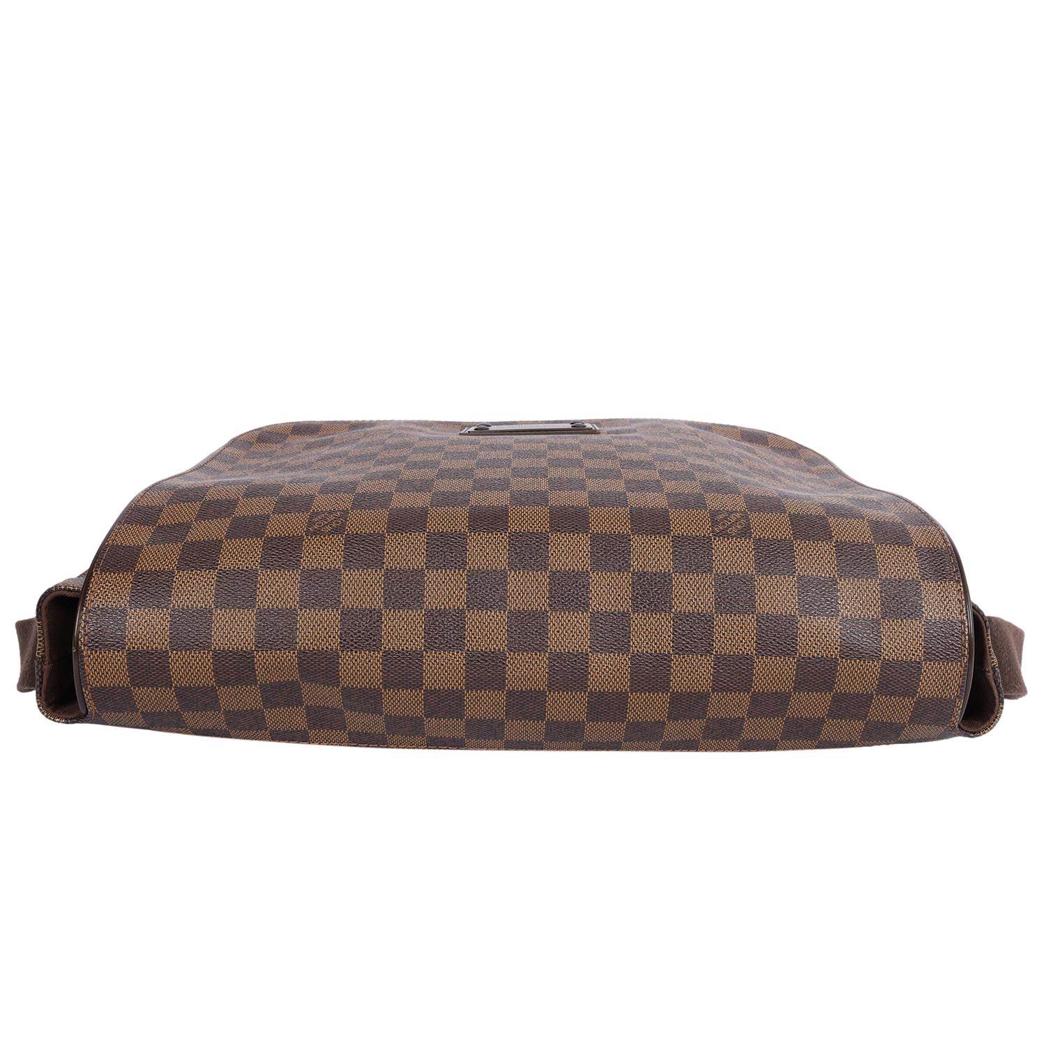 Louis Vuitton Brown Checkered Damier Ebene Brooklyn GM Messenger Bag For Sale 5