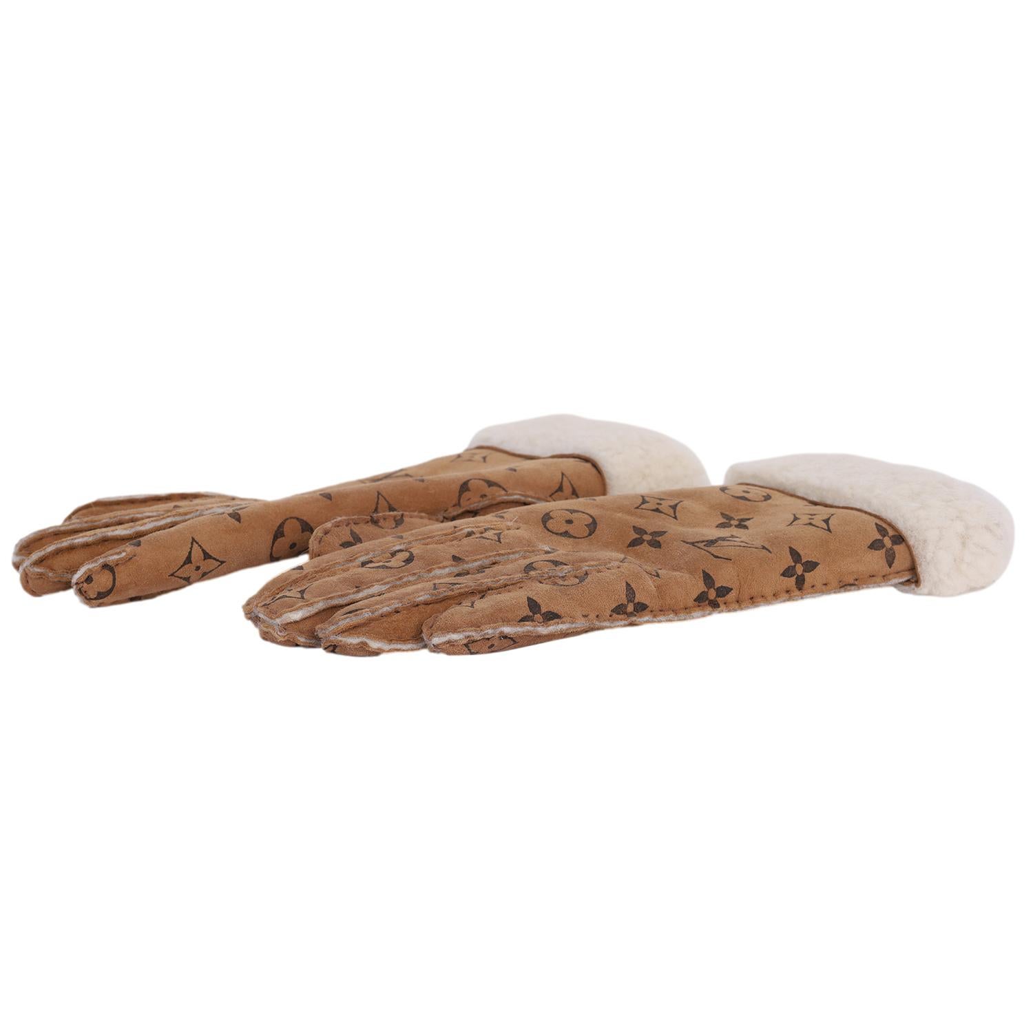 Louis Vuitton Monogram Brown Shearling Mouton Gloves 7.5 For Sale 7