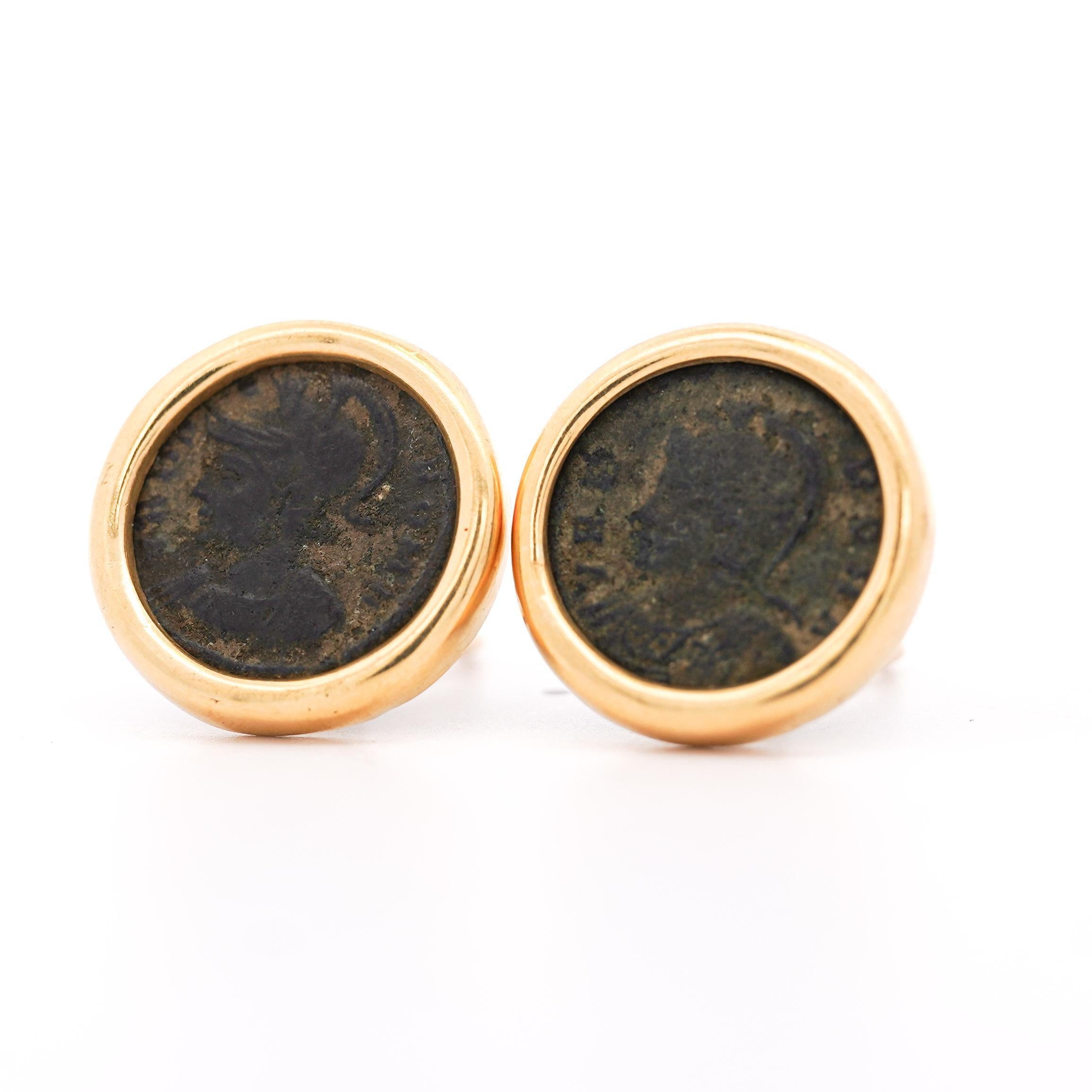 Romano classico Autentici orecchini con castone in oro 14K con chiusura a leva in vendita
