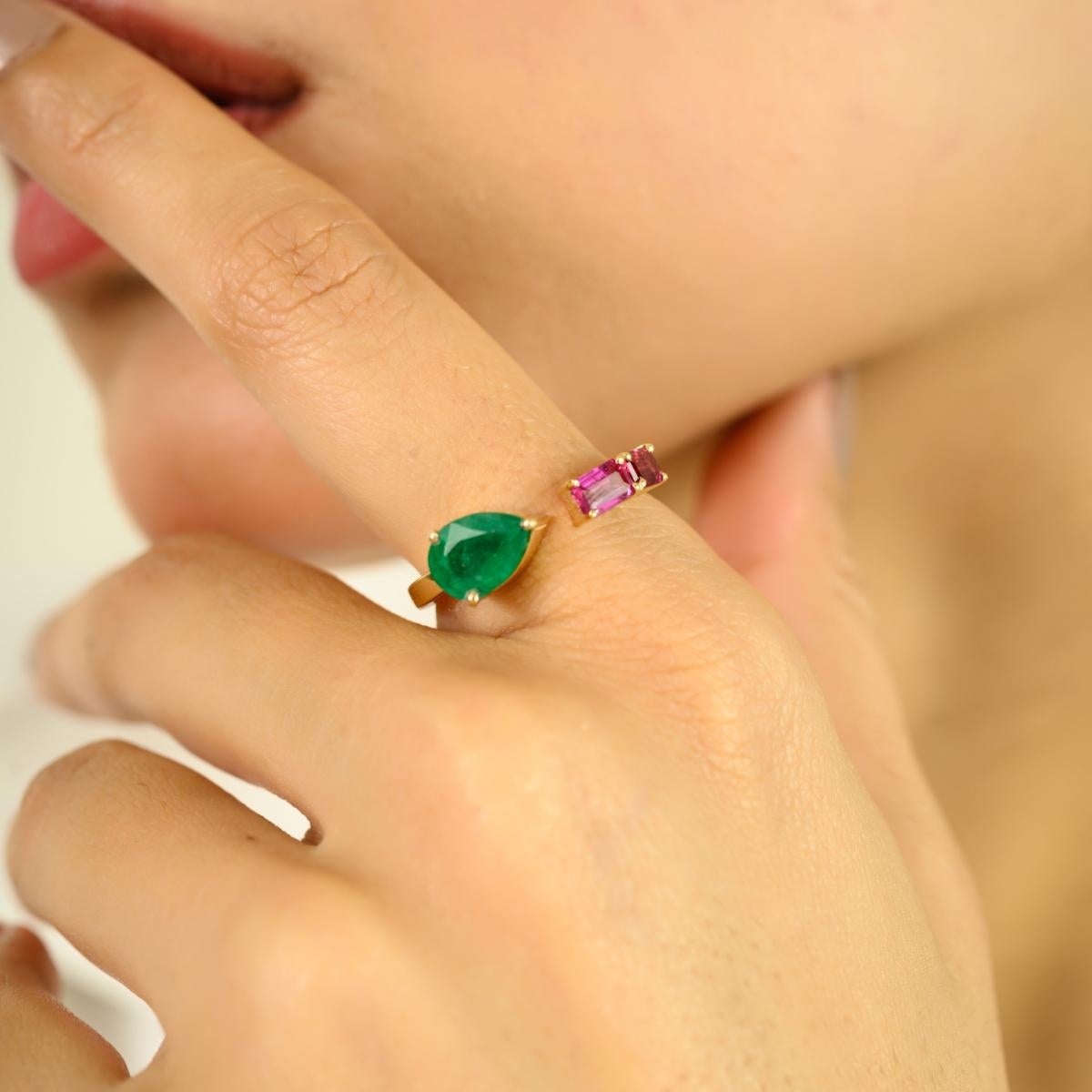 En vente :  Authentique bague Toi et Moi en or jaune 14k avec rubis et émeraude pour femme Craftée 5