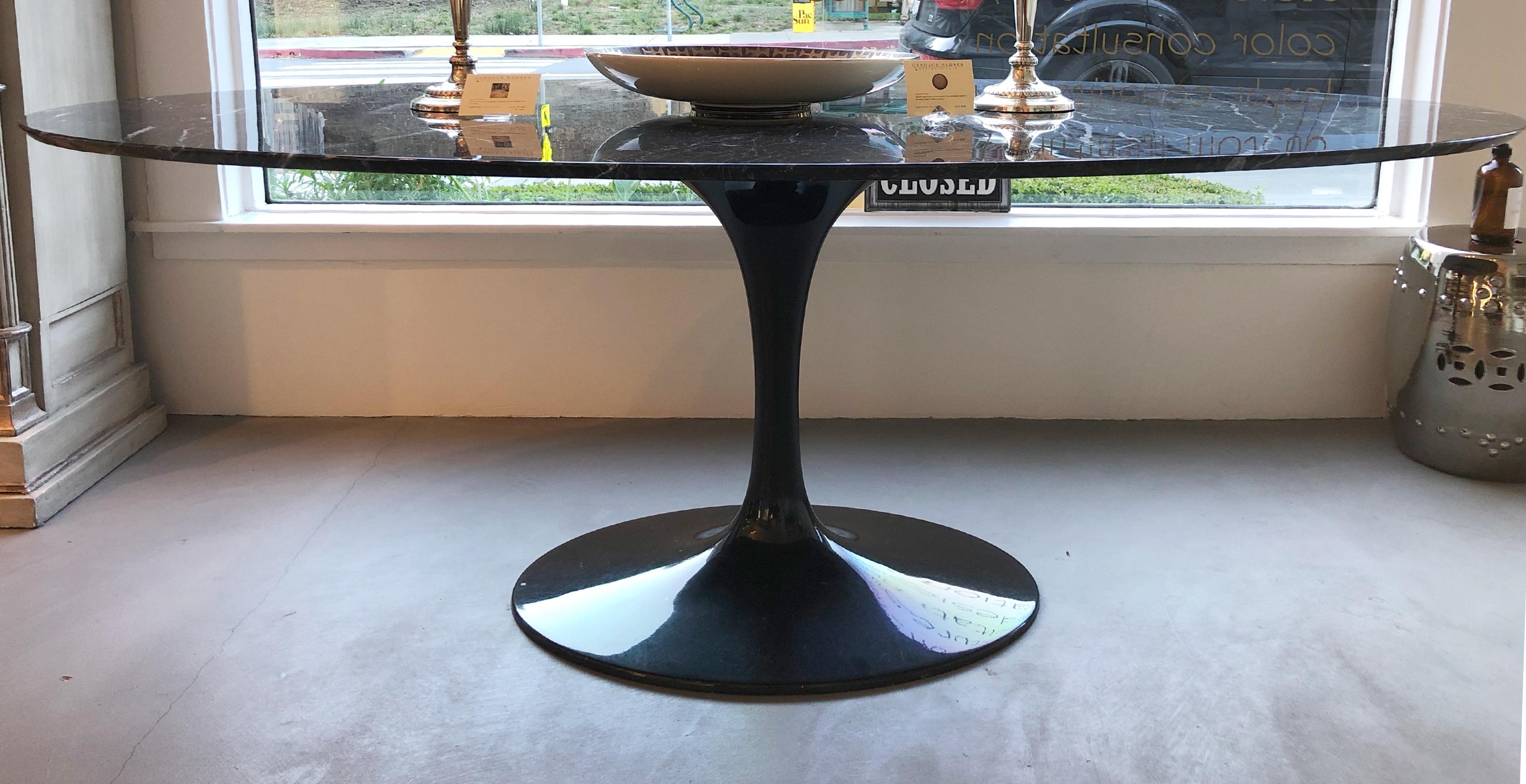 Mid-Century Modern Authentic Saarinen Tulip Dining Table