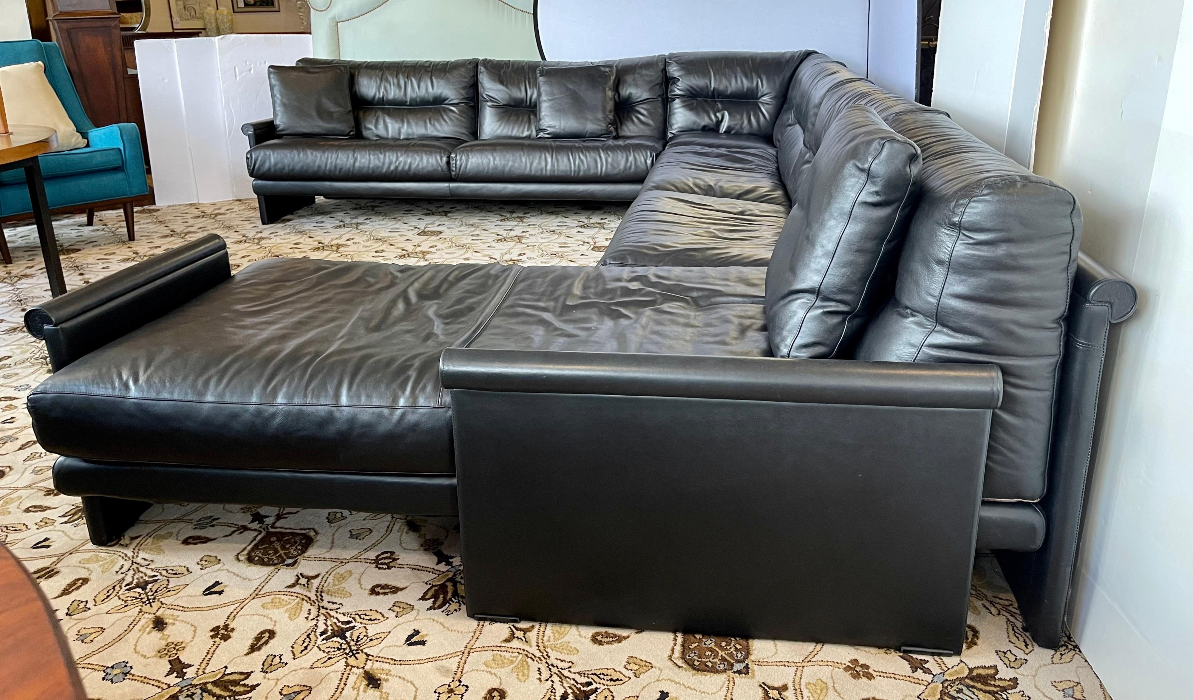 Authentic Saporiti Italia Large Sleek Black Leather Sofa Sectional Made in Italy In Good Condition In West Hartford, CT