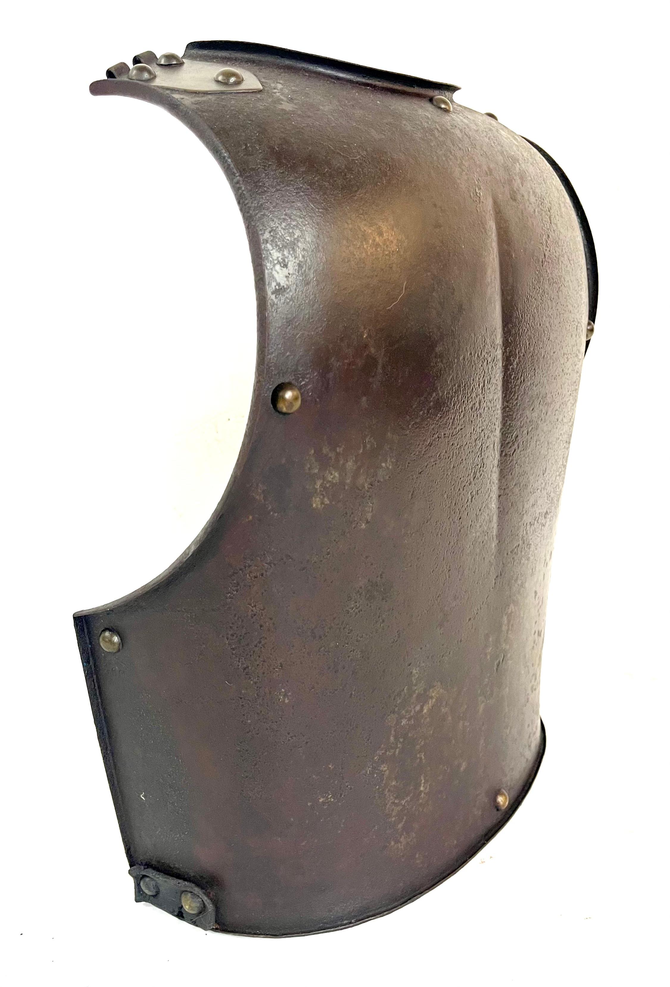 Discover an authentic and signed piece of French military history: a backplate from the royal cuirassiers dating to the reign of Charles X (1824–1830).

Inscription on the armor:
“Manufacture royale de Klingenthal, June 1829”

Provenance:
This