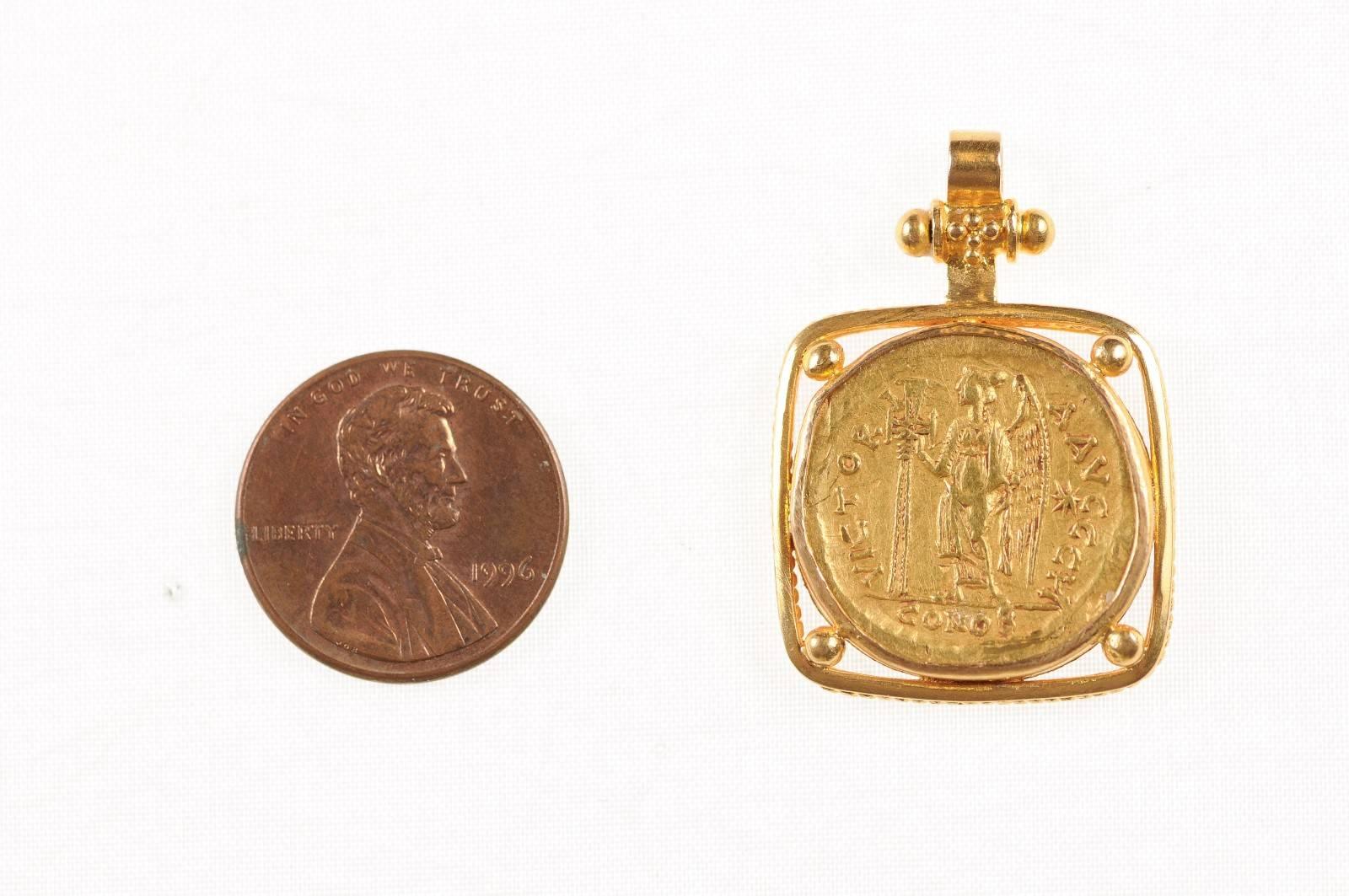 Authentische Solidus römische kaiserliche Münze in 22k Gold Halskette Anhänger, ca. 476 AD (Klassisch-römisch) im Angebot