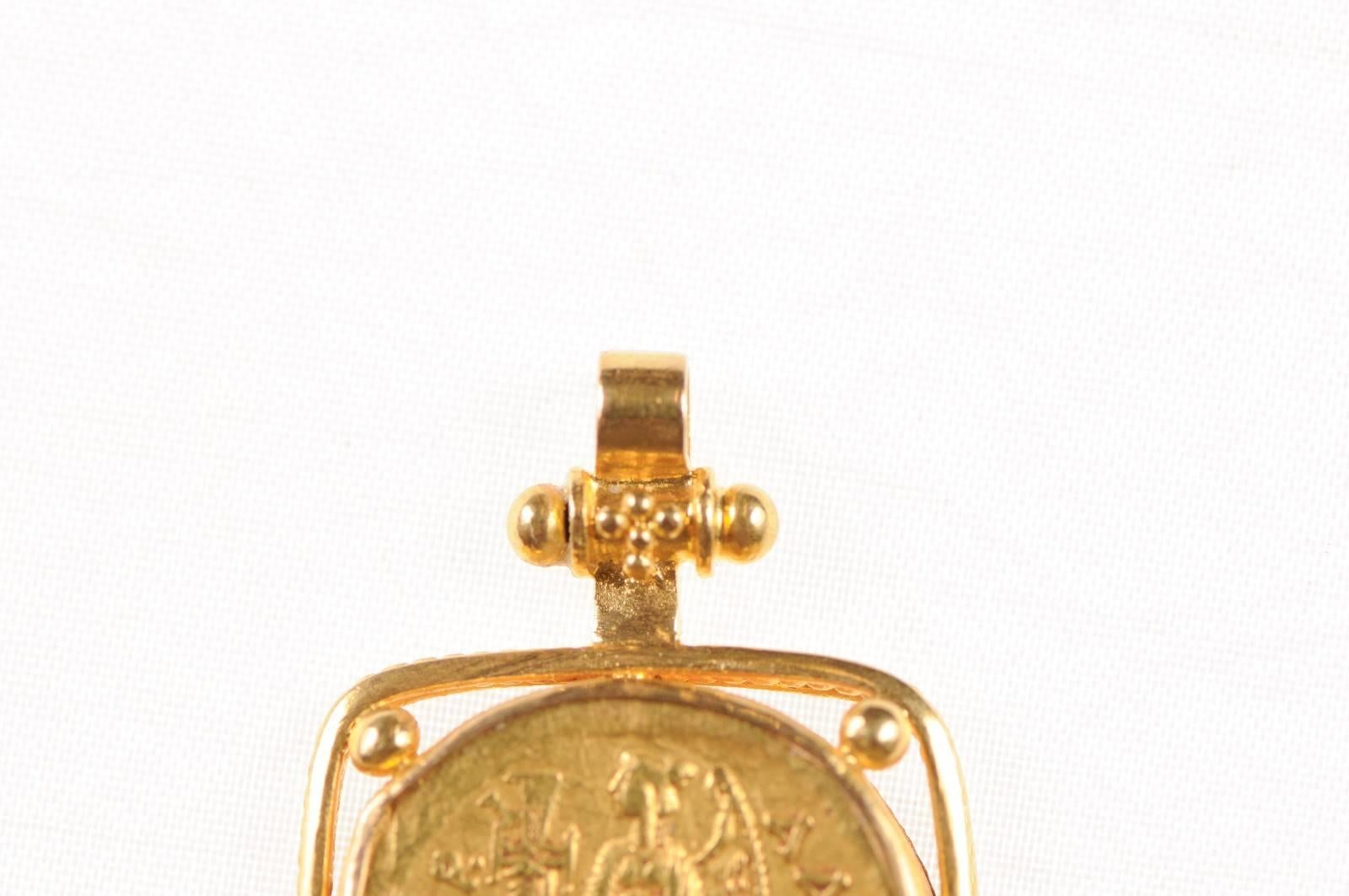 Authentische Solidus römische kaiserliche Münze in 22k Gold Halskette Anhänger, ca. 476 AD (Italienisch) im Angebot