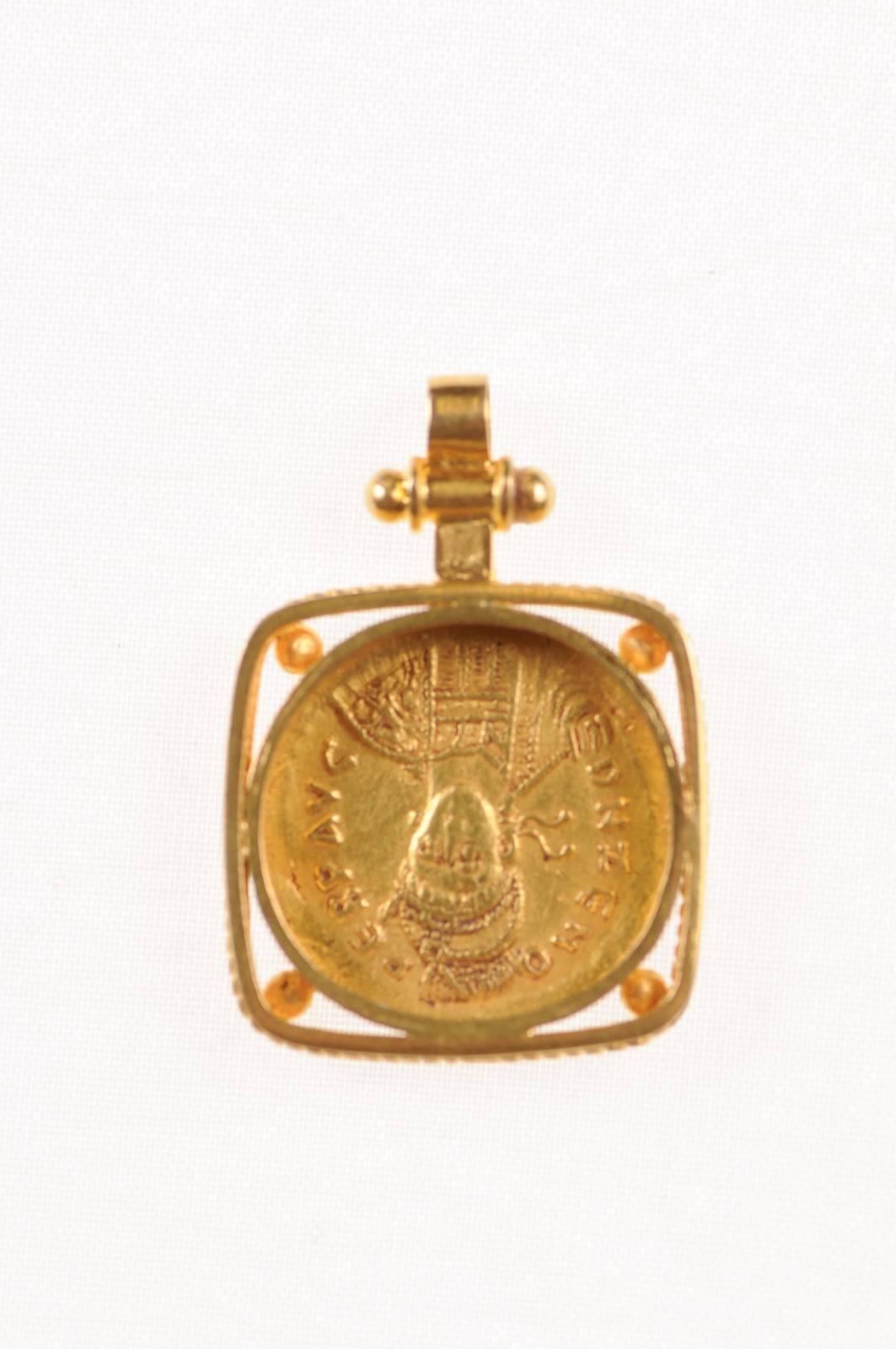 XVIIIe siècle et antérieur Authentique pièce de monnaie impériale romaine Solidus en or 22k pendentif de collier, circa 476 ADS en vente