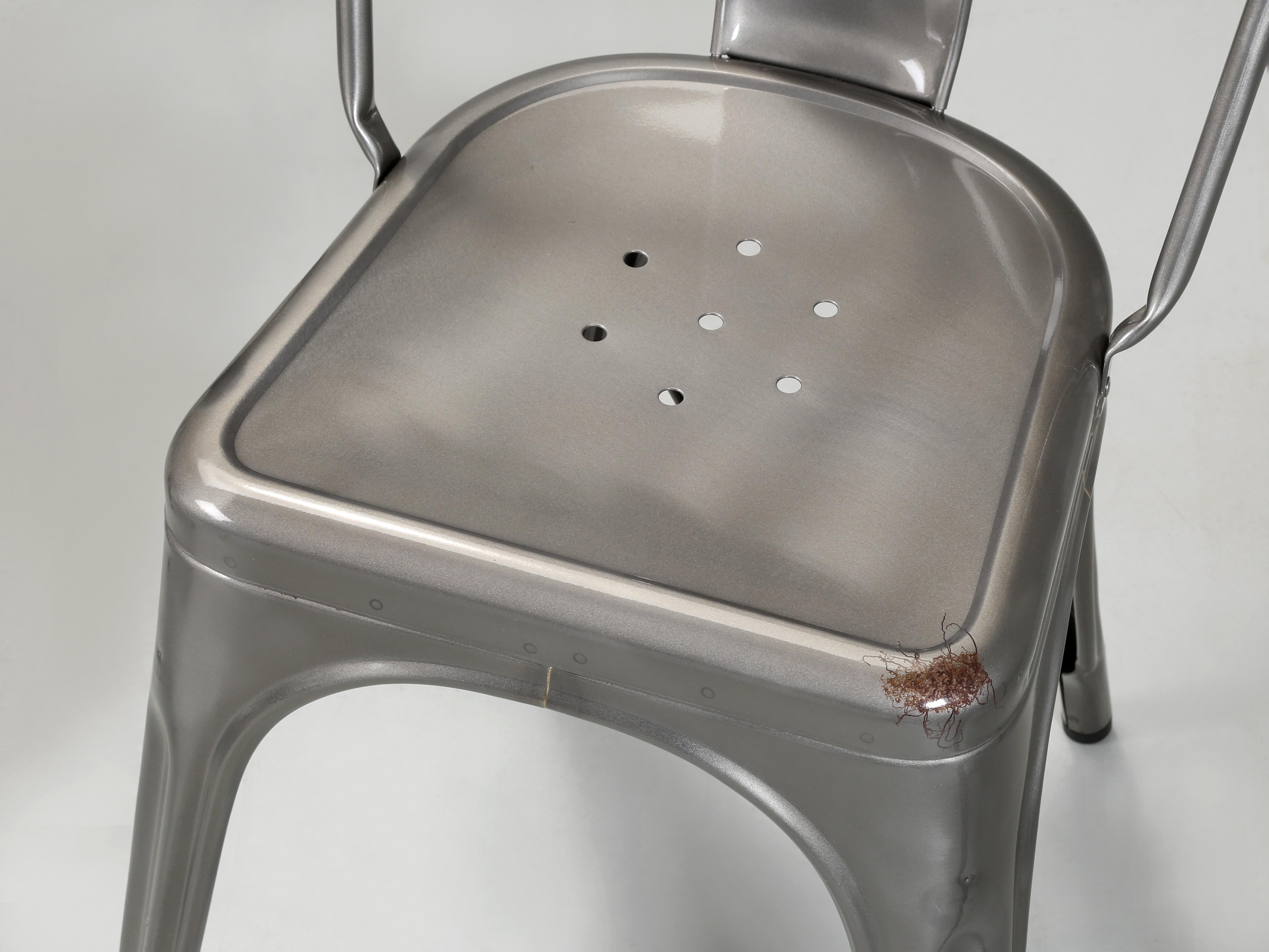 Authentic Steel French Tolix Set of (6) Classic Glossy Grey Powder-Coated Chairs For Sale 4