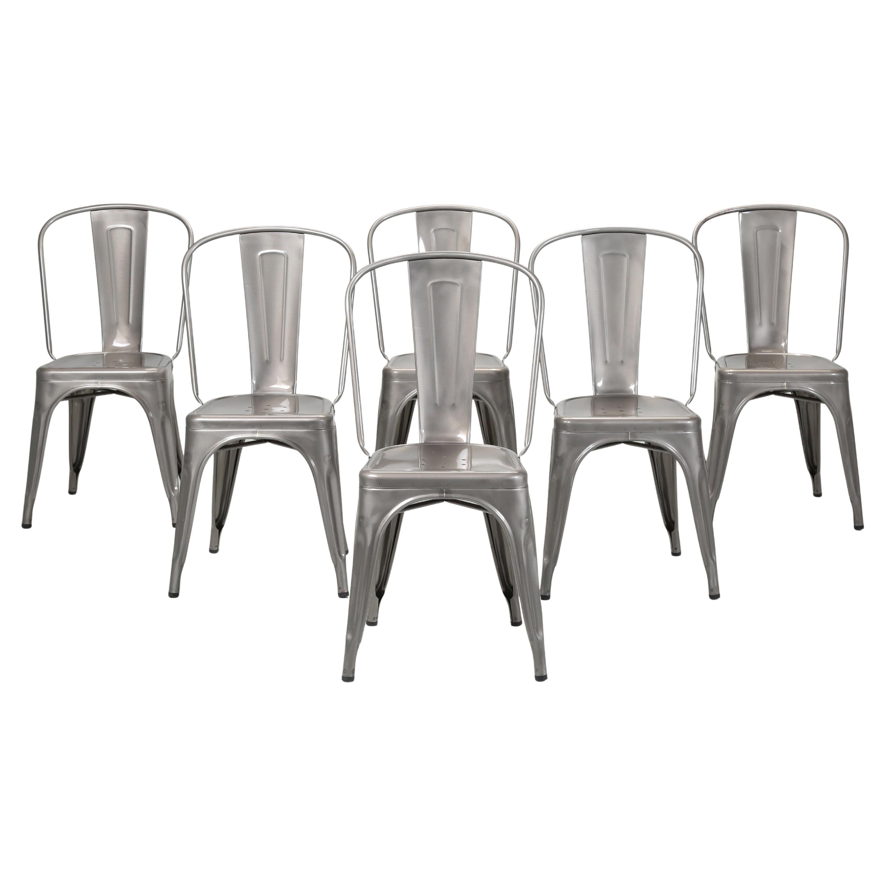 Autentico set di (6) sedie classiche in acciaio francese Tolix con rivestimento a polvere grigio lucido