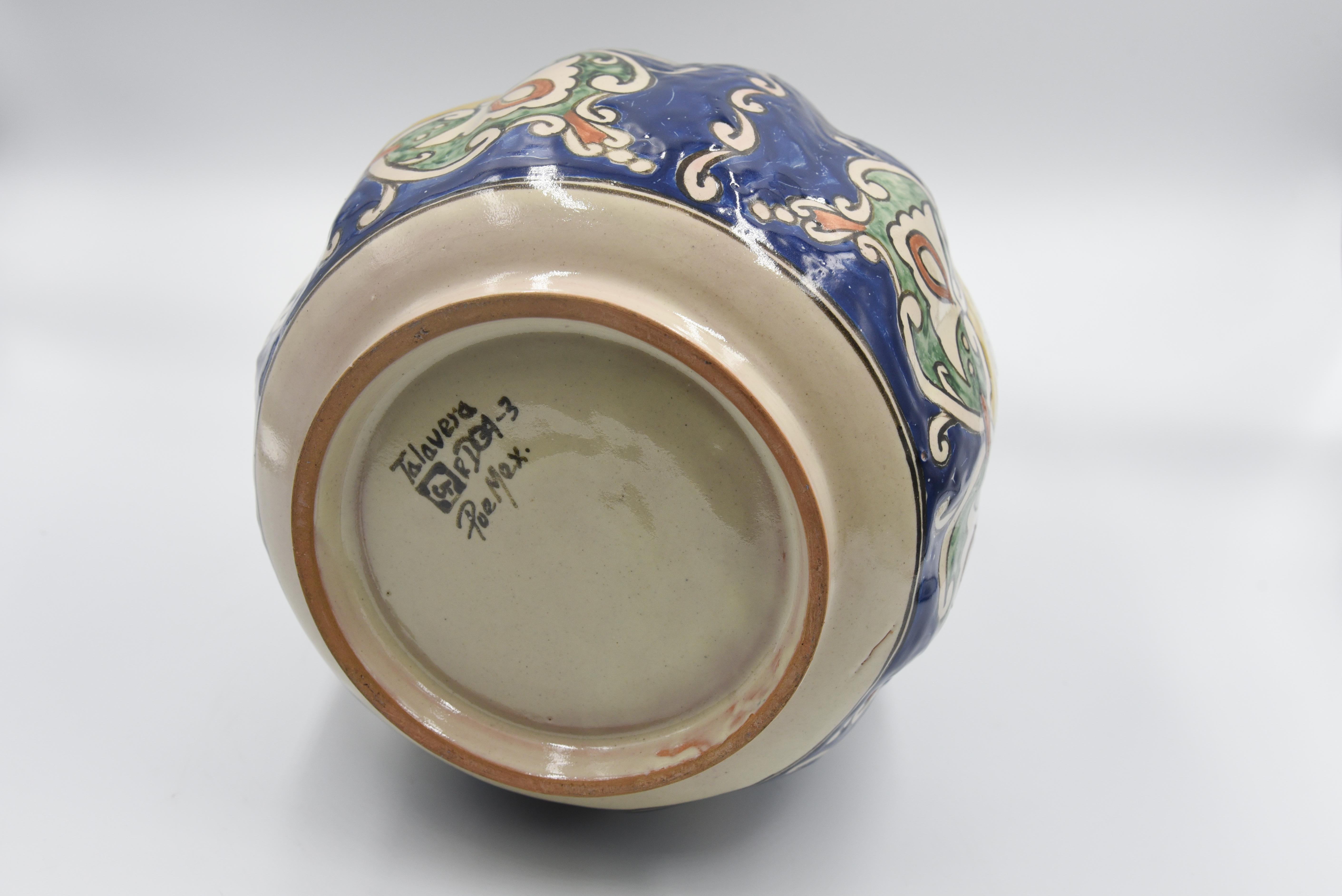 Authentic Talavera Decorative Vase Folk Art Vessel Mexican Ceramic Blue White In New Condition In Queretaro, Queretaro