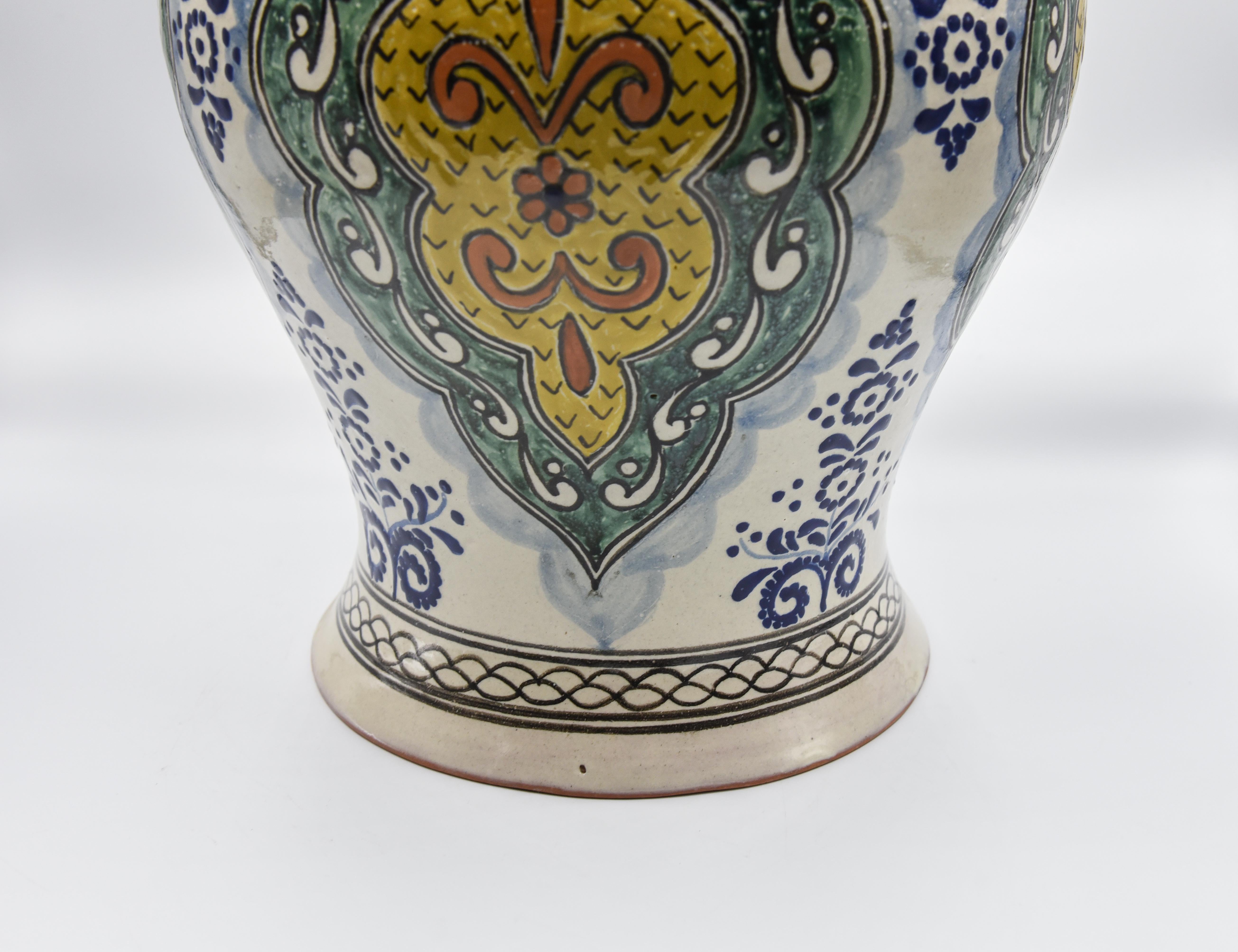 Authentic Talavera Decorative Vase Folk Art Vessel Mexican Ceramic Blue Yellow In New Condition In Queretaro, Queretaro