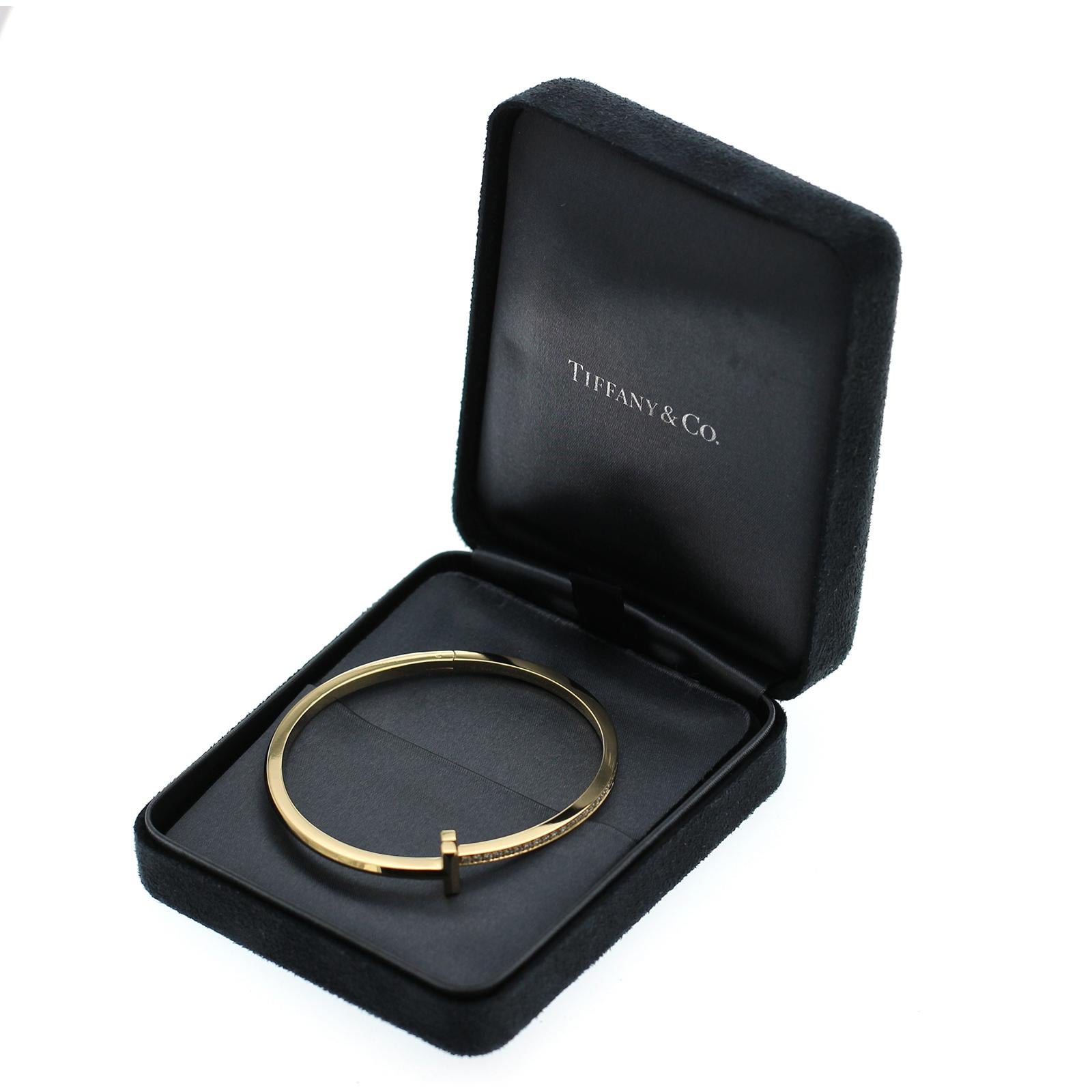 100% authentisch, 100% Kundenzufriedenheit

Breite: 3 mm

Größe: 7 Zoll 

Metall:18K Gelbgold

Punzierungen: T&CO 750

Gesamtgewicht: 25,5 Gramm

Stein-Typ: 1.04 CT Farbe: G-L Klarheit: VS1- SI2

Zustand: PreOwned

Geschätzter Preis: