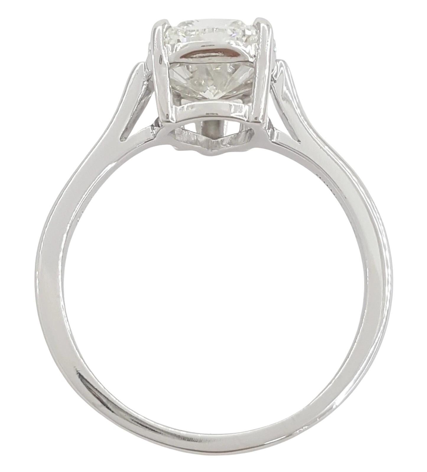 Authentic Tiffany & Co. 2.35 Carat Platinum Pear-Shaped Diamond Solitaire Engage (Zeitgenössisch) im Angebot