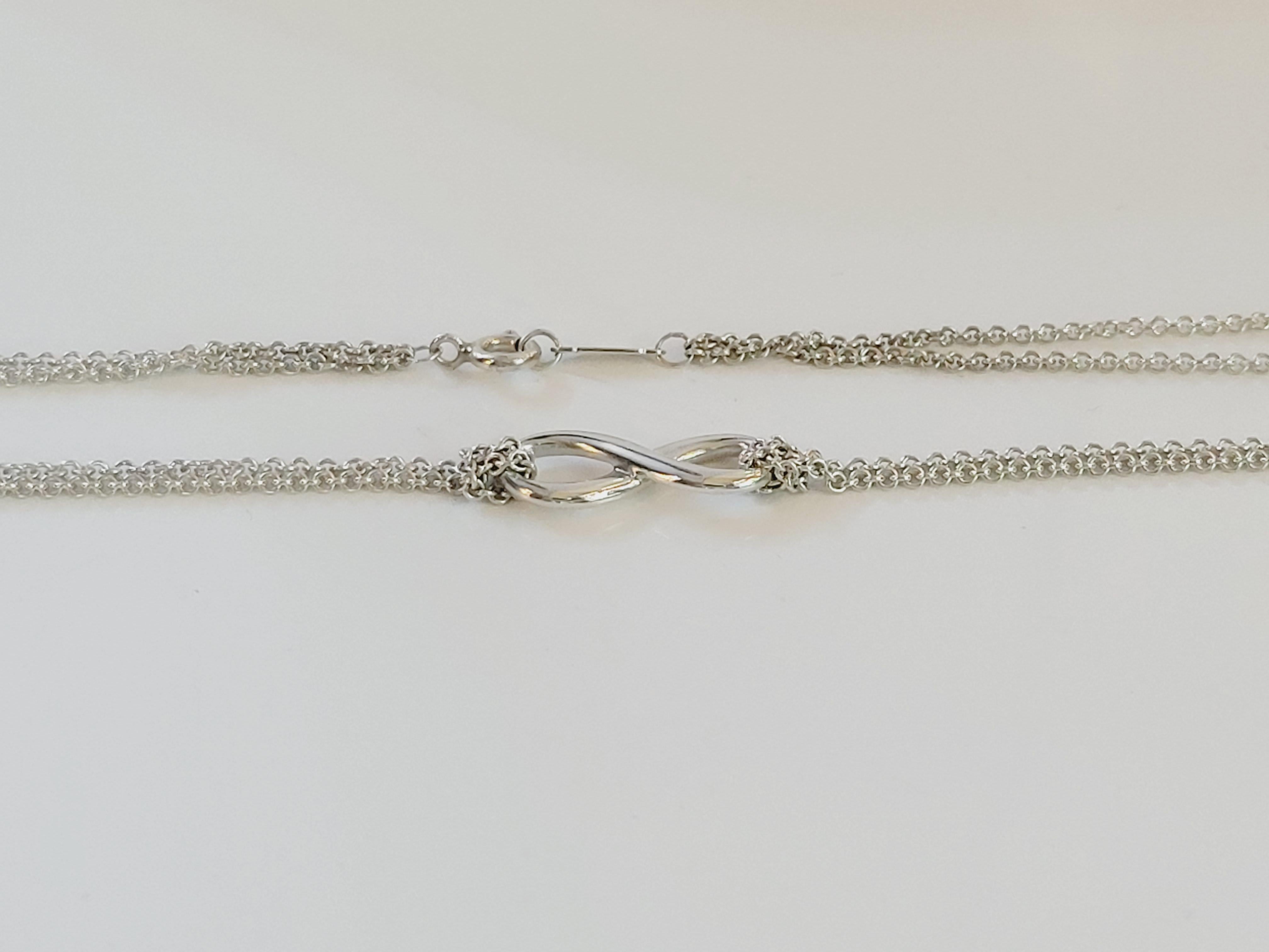 Brand Tiffany & co 
Type chain pendant
Gender women
Material sterling silver
Metal purity 925
Pendant width 8
length 20mm
Weight 6.3gr
Chain length 16''
Comes with tiffany & co original box  