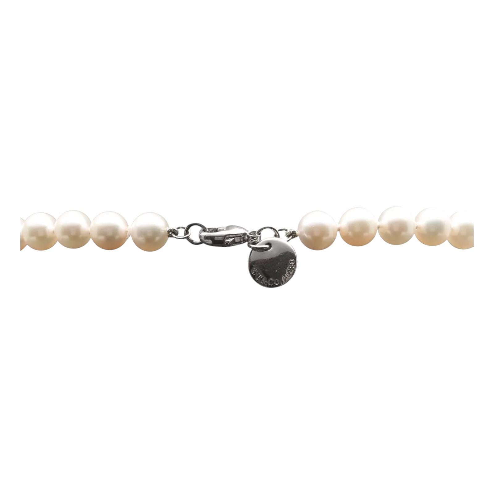Round Cut Authentic Tiffany & Co. Akoya Pearl Necklace 18K Solid Gold Clasp For Sale