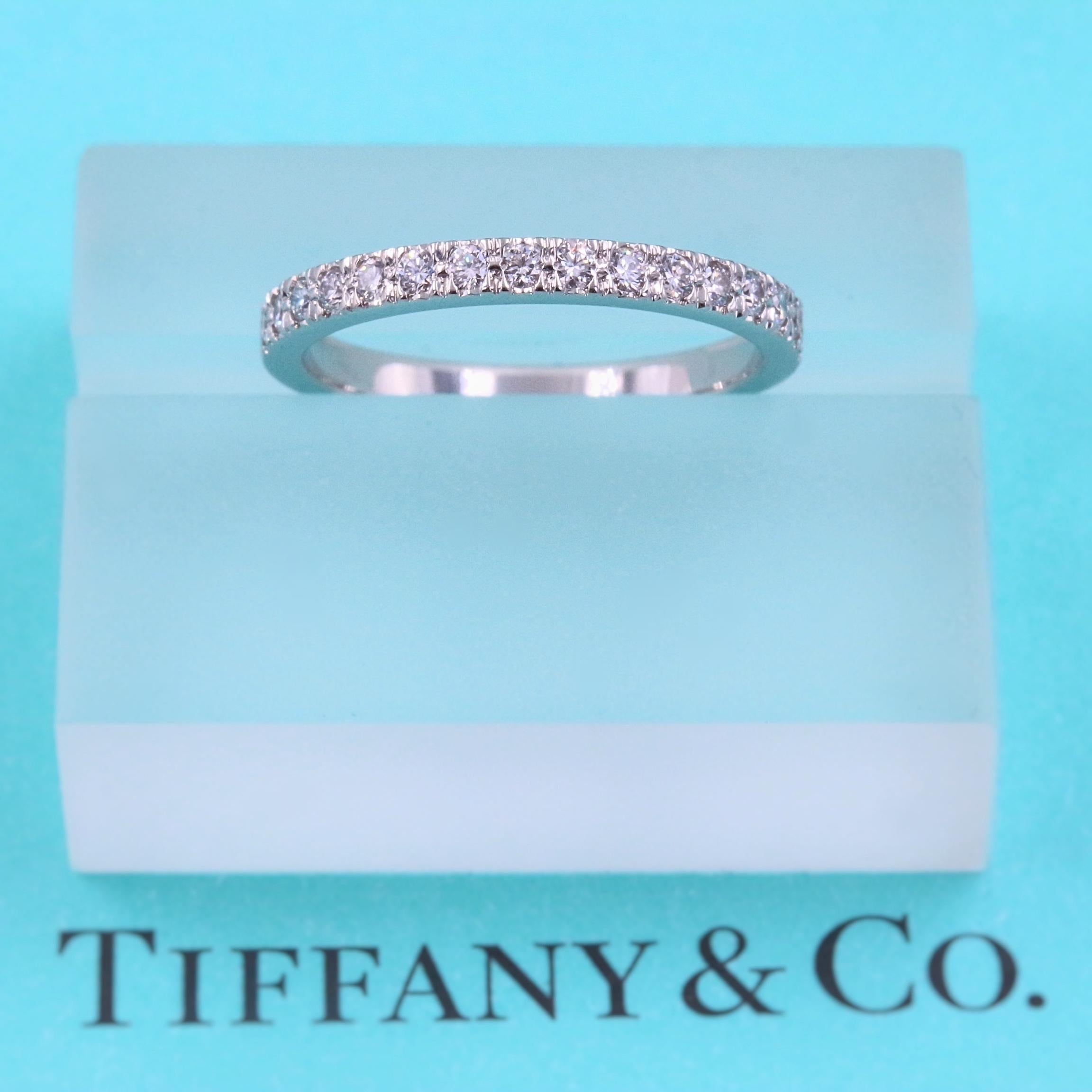 Authentische Tiffany & Co. Platin-Diamant-Hochzeitsring 0,23 Karat im Zustand „Hervorragend“ in San Diego, CA