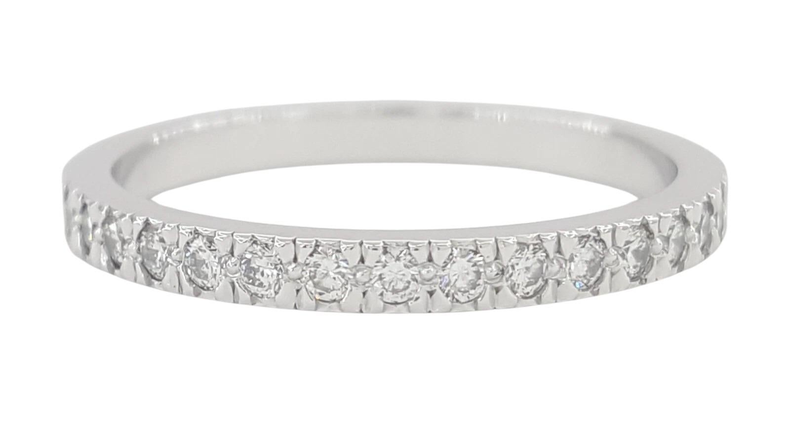 da uomo o donna Authentic Tiffany & Co. Platinum Novo Diamond Wedding Band in vendita