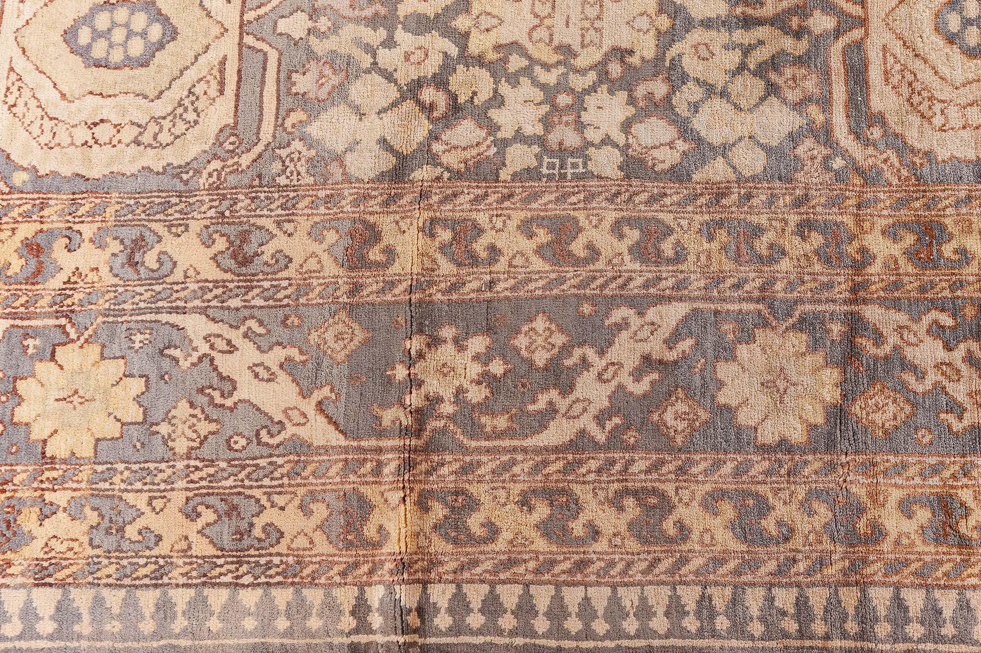 Authentischer türkischer Hereke-Handgefertigter Wollteppich (Türkisch) im Angebot