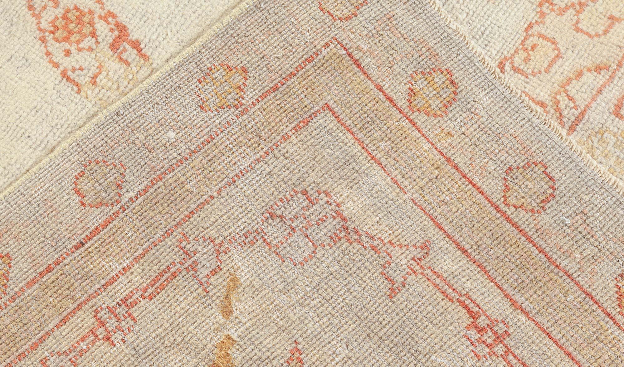 Authentique tapis turc Oushak beige fait à la main en vente 3