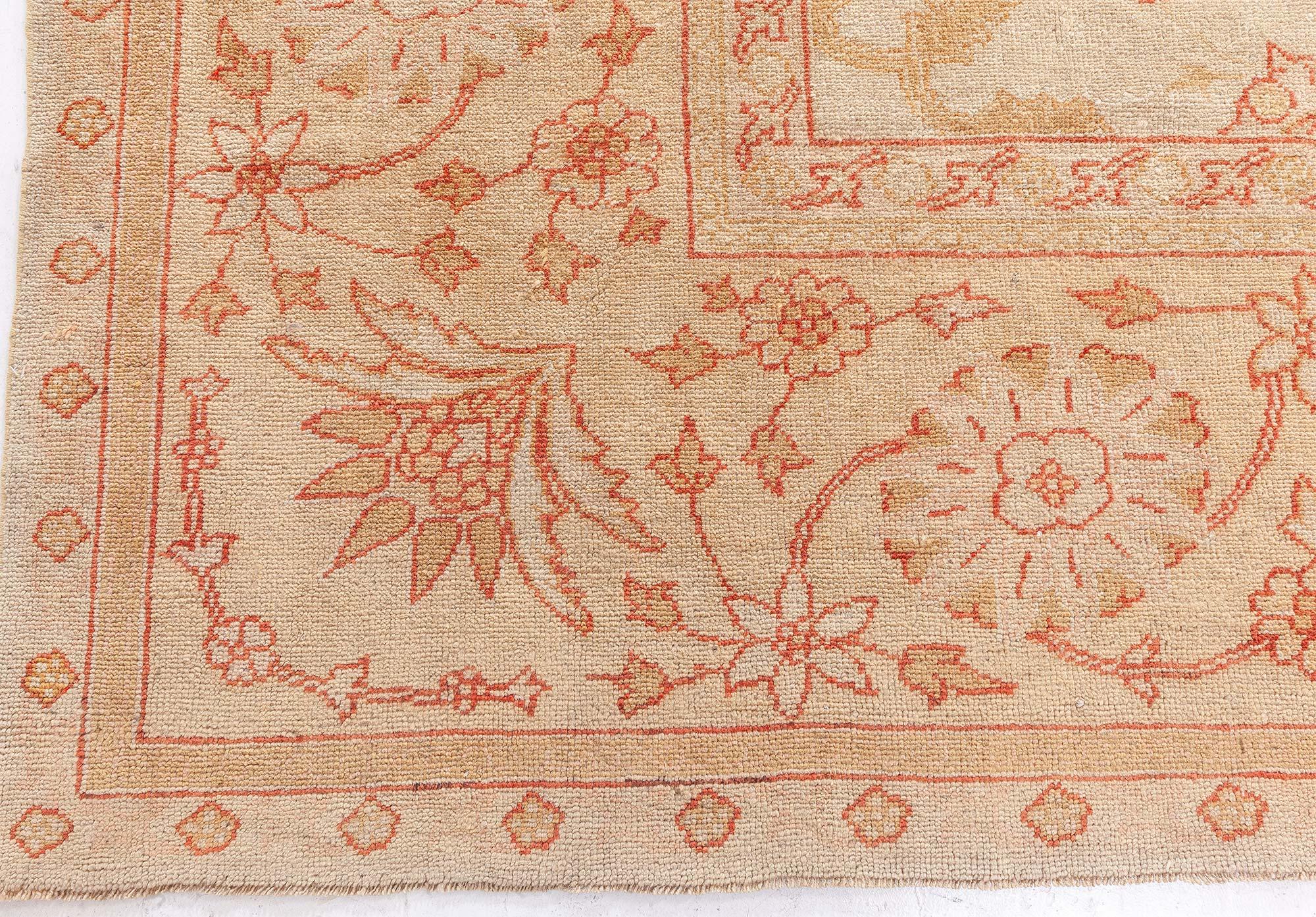 20ième siècle Authentique tapis turc Oushak en laine fait à la main en vente