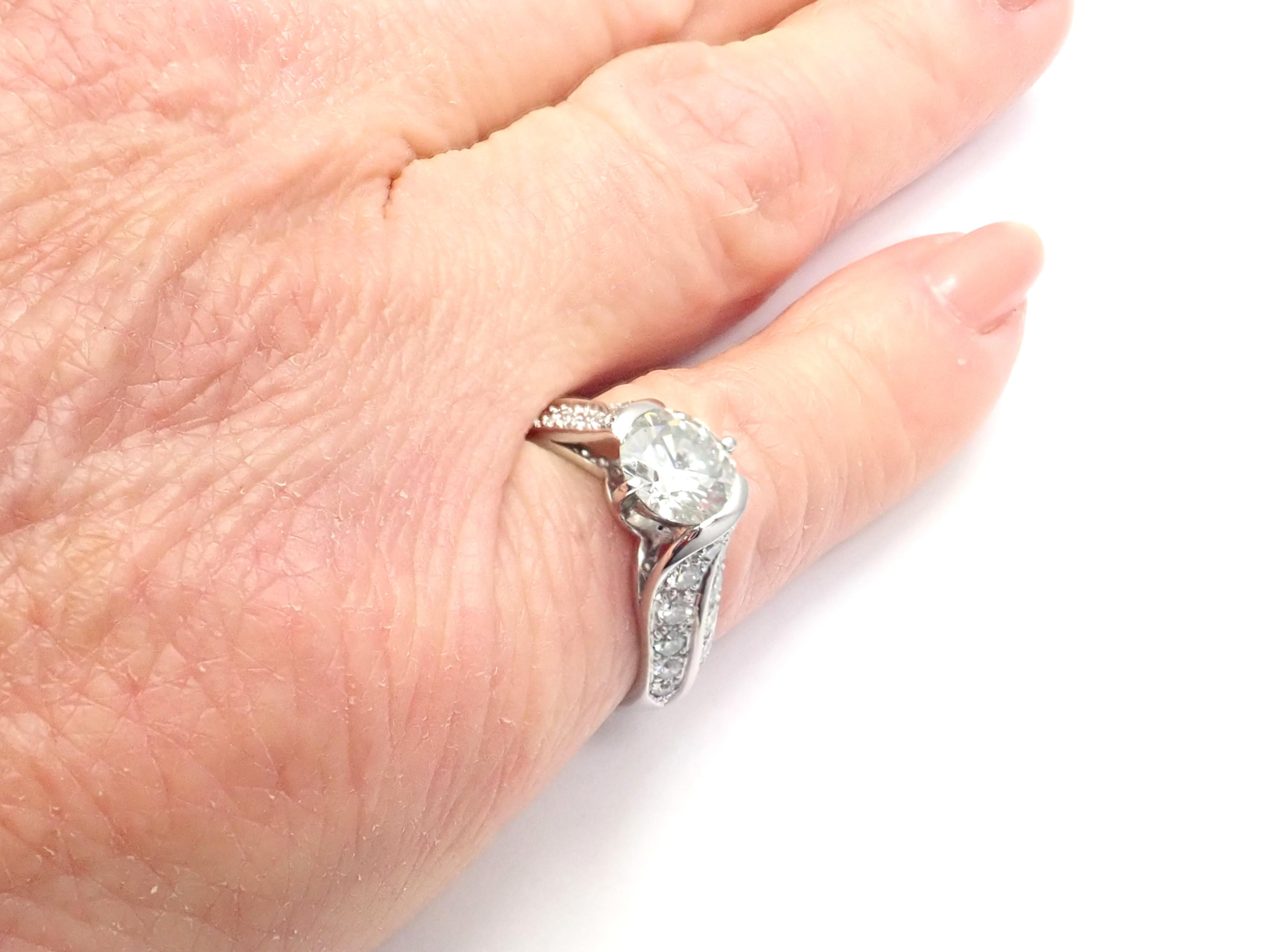 Women's or Men's Authentic Van Cleef & Arpels Platinum 1.88 Carat VVS1 E Diamond Ring GIA For Sale
