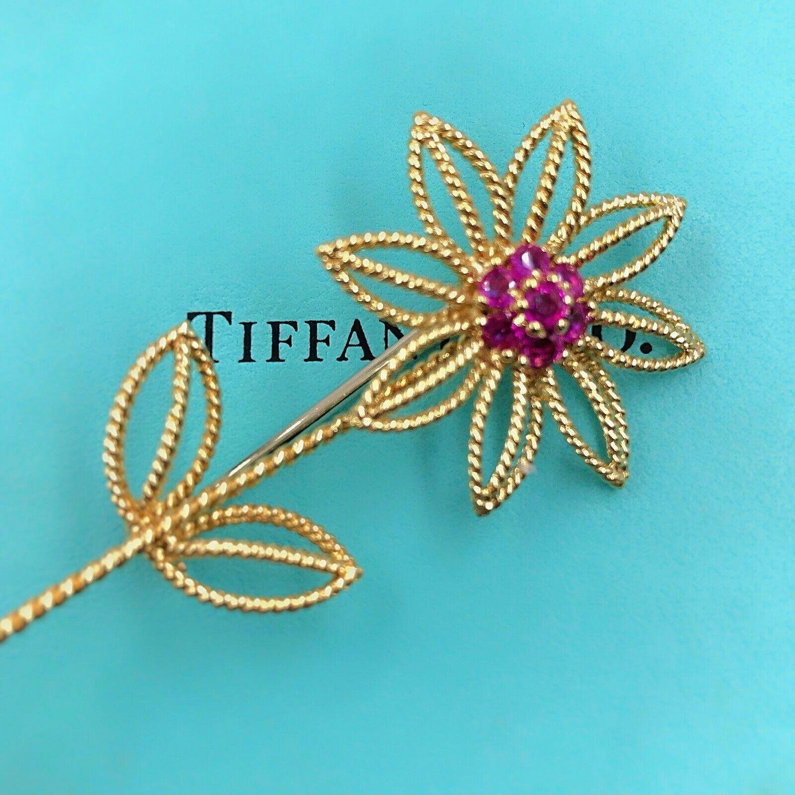 Women's or Men's Authentic Vintage 1960s Tiffany & Co 18 Karat Gold Flower Brooch with Rubies