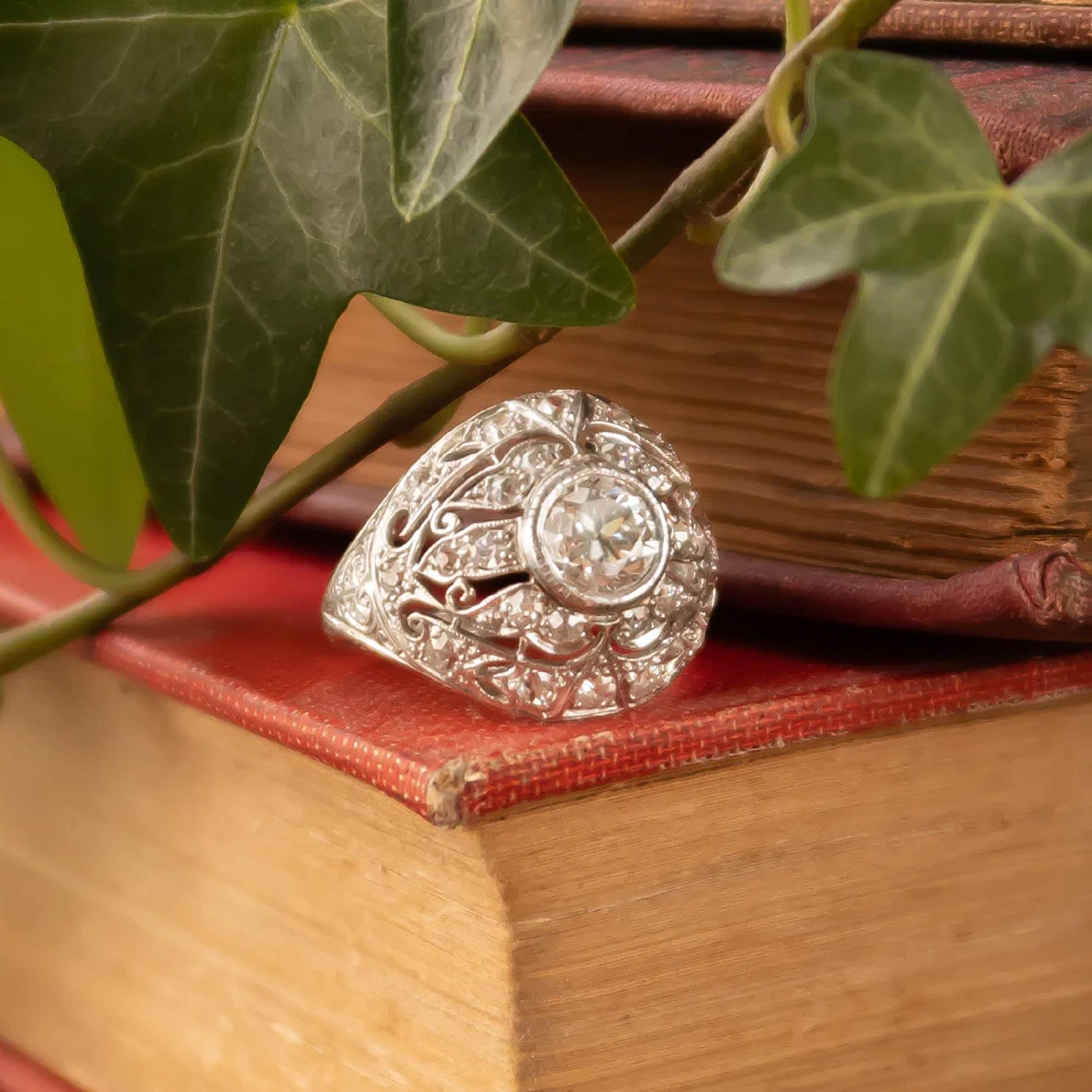 Art déco Authentique bague vintage en platine avec diamant européen ancien de 2,15 carats en vente