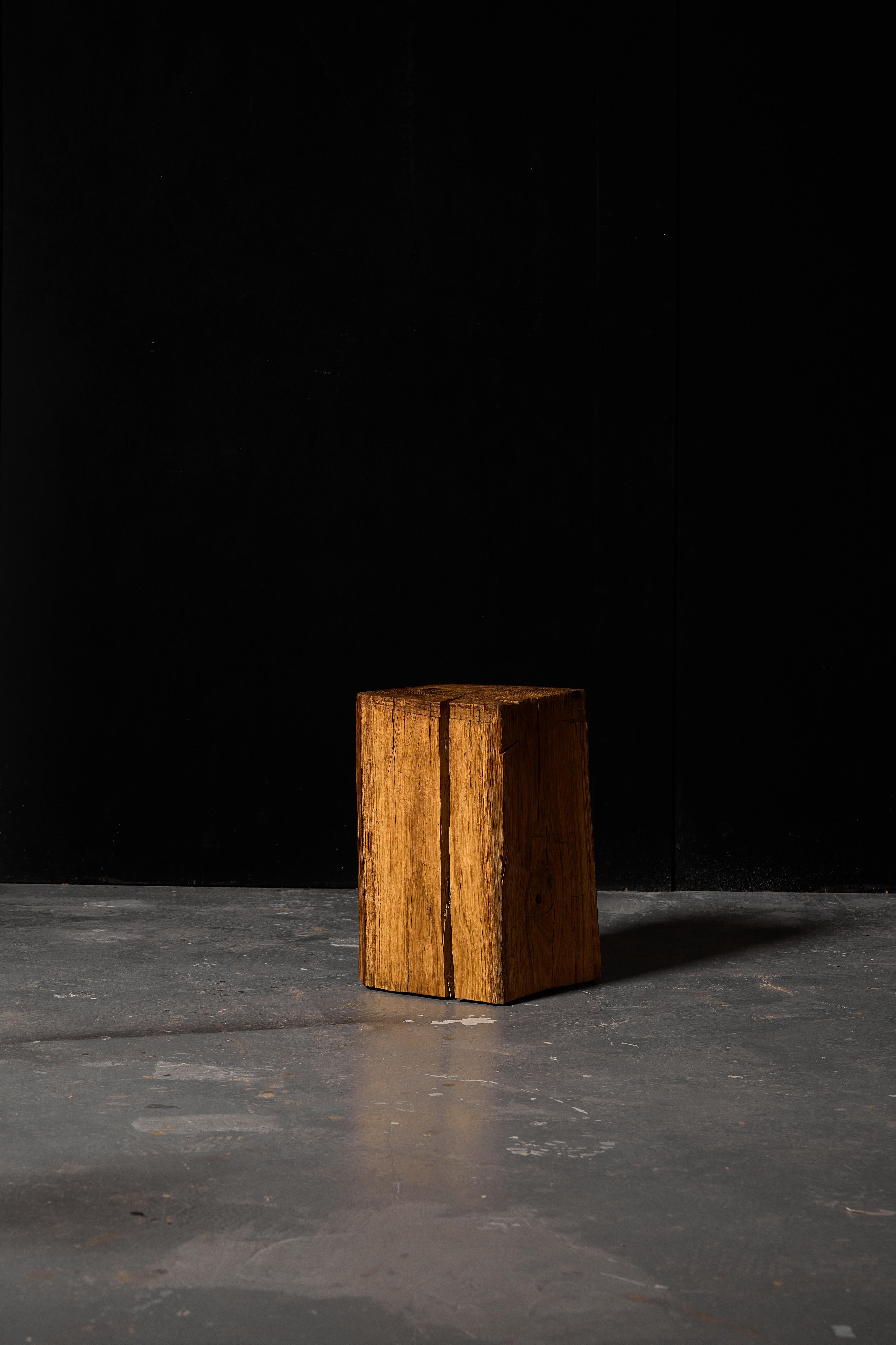 Authentic Vintage Brutalist Style Sculpted Side Table in Solid Oak For Sale 1