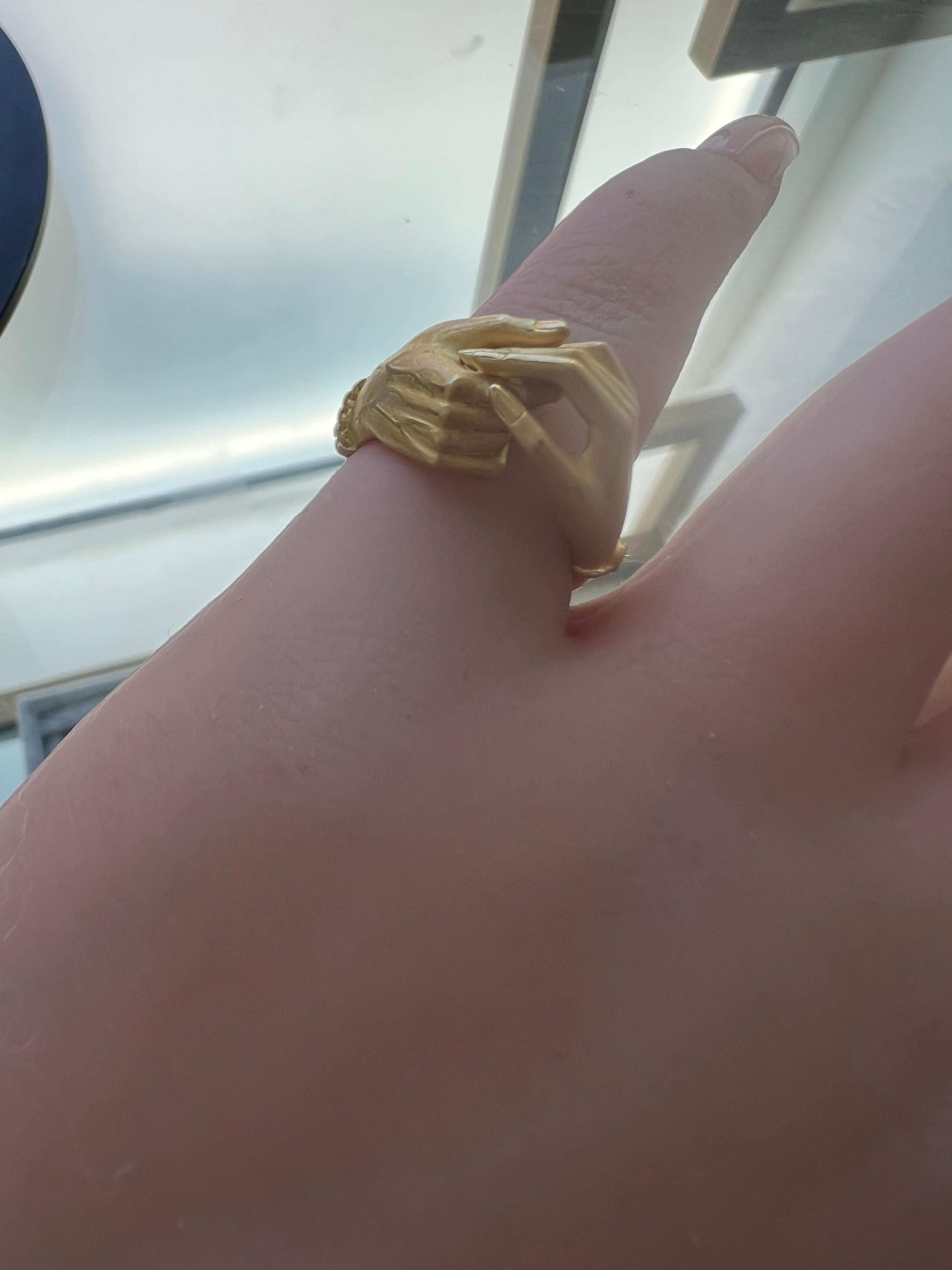 da uomo o donna Autentico anello vintage Carrera y Carrera Diamond 'Hands' in oro giallo 18 carati. in vendita
