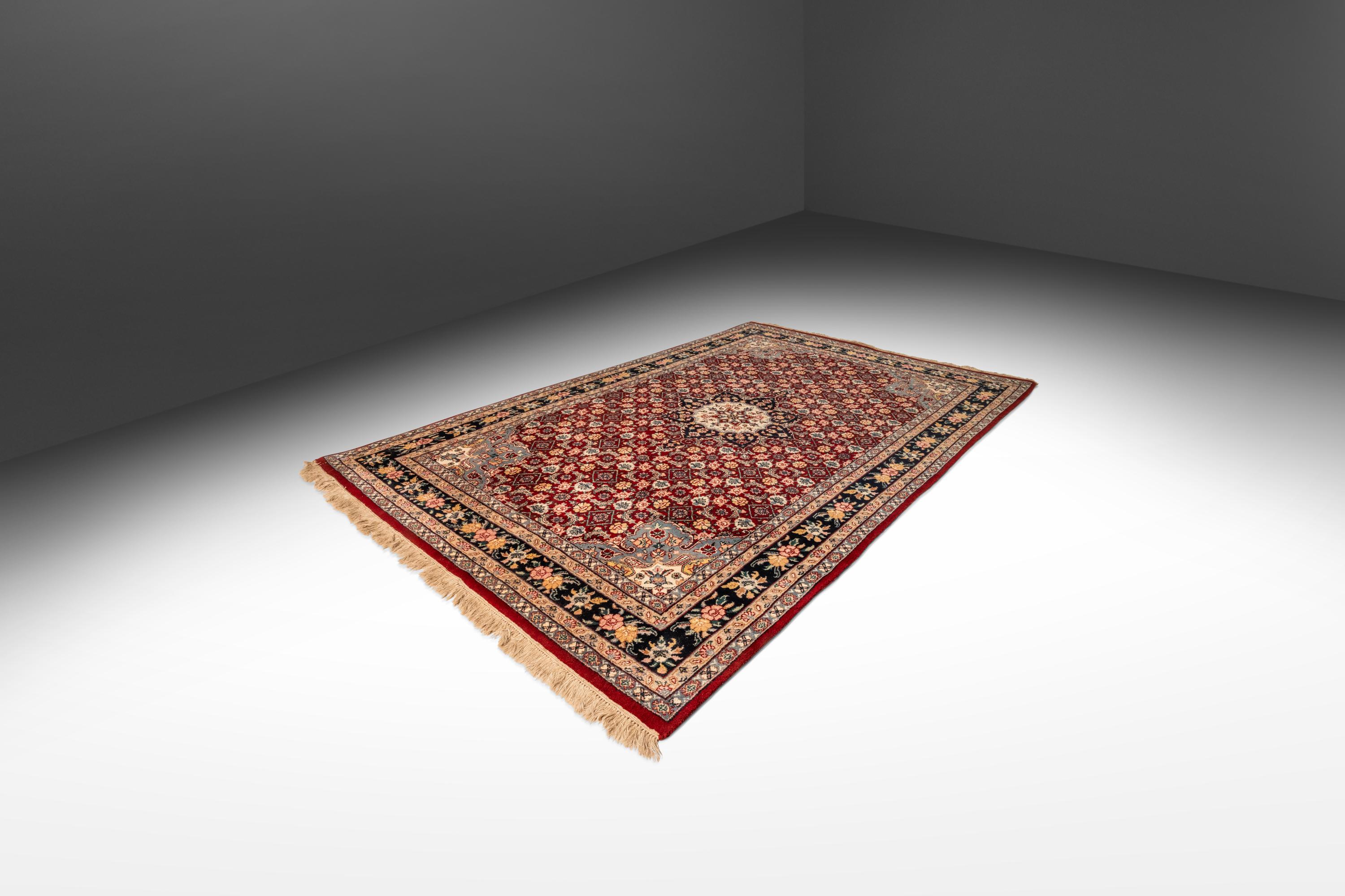 Authentic Vintage Handwoven Wolle Persian Kashan Teppich 9 Ft x 6 ft, Iran, c. 1950 (Moderne der Mitte des Jahrhunderts) im Angebot