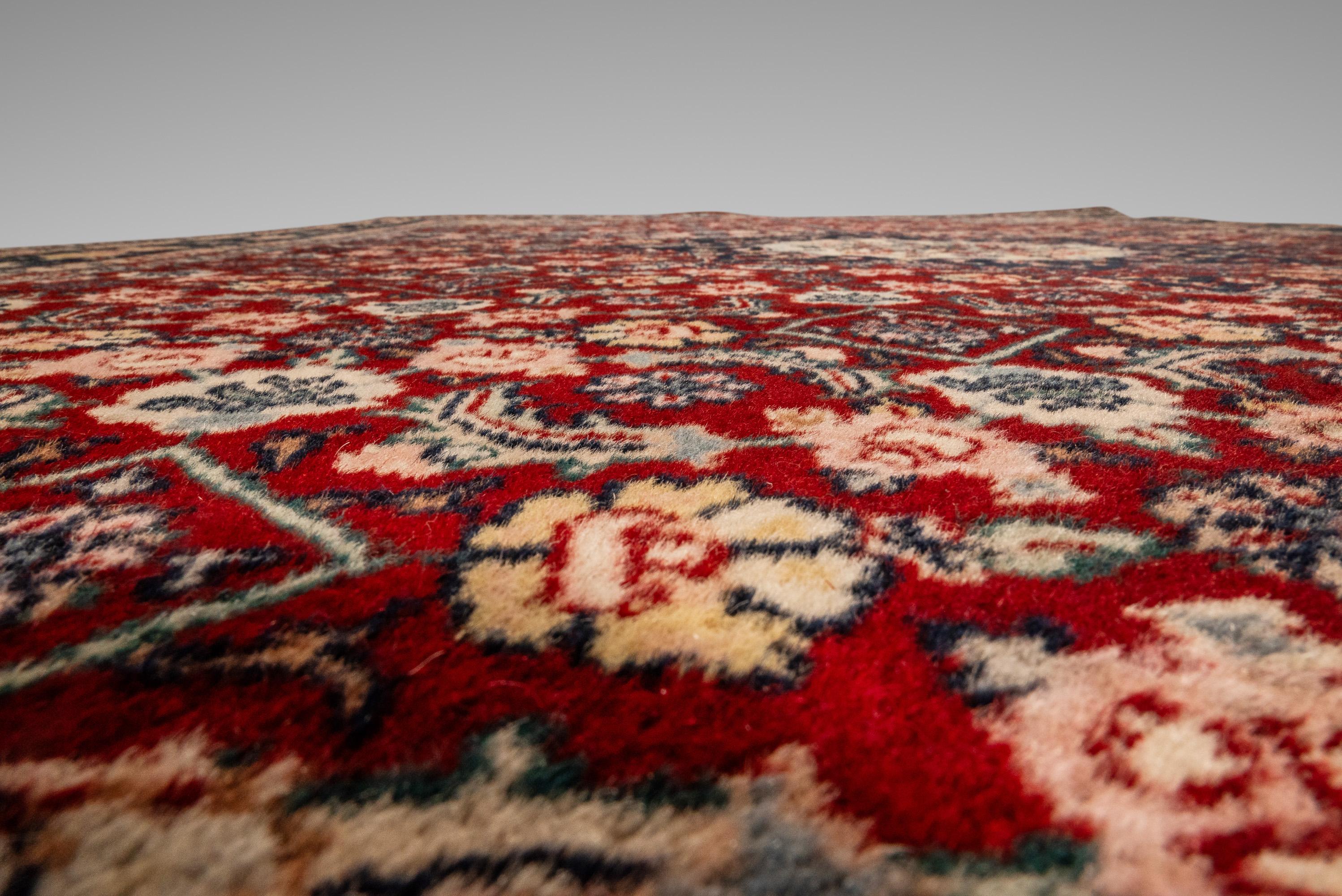 Authentic Vintage Handwoven Wolle Persian Kashan Teppich 9 Ft x 6 ft, Iran, c. 1950 im Zustand „Gut“ im Angebot in Deland, FL